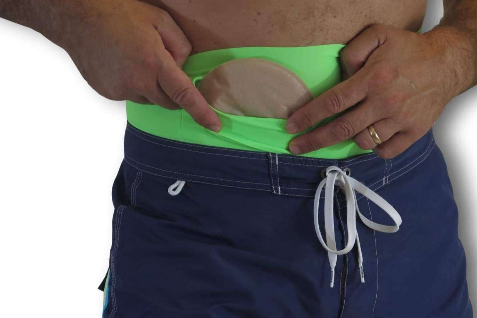 Las ventajas de las fajas para bañarse en la piscina con una ostomía que ofrece Maldita Hernia