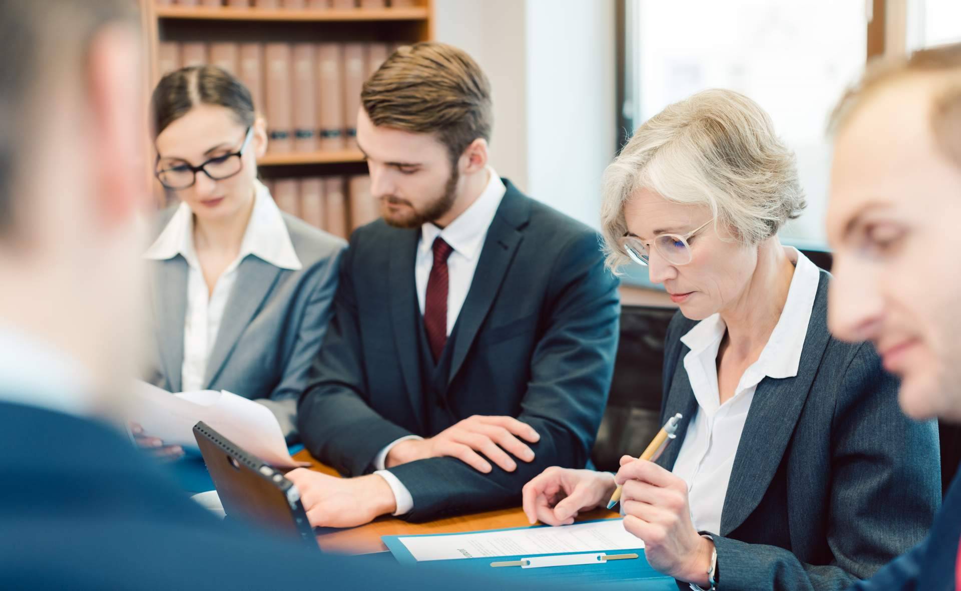 Sello Legal Abogados acerca la problemática de pedir microcréditos que aplican un TAE por encima del 2.000 %