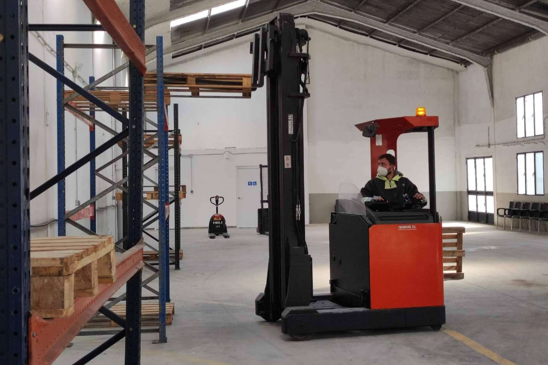 Curso TPC para Aparatos Elevadores vs curso PRL para Carretillas Elevadoras, según Fadecom