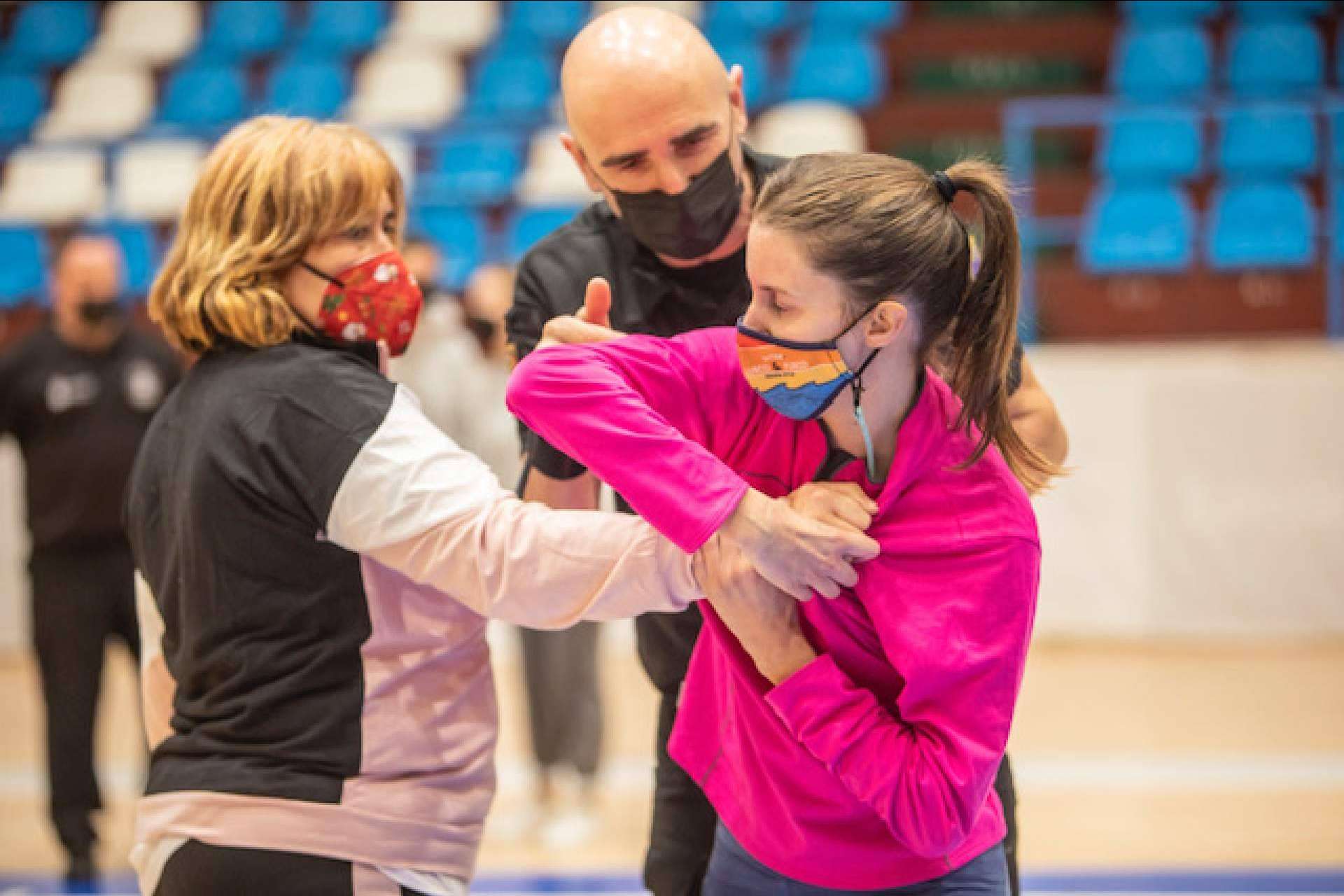 Una alternativa de defensa personal para las mujeres, el Krav Maga Kapap TML