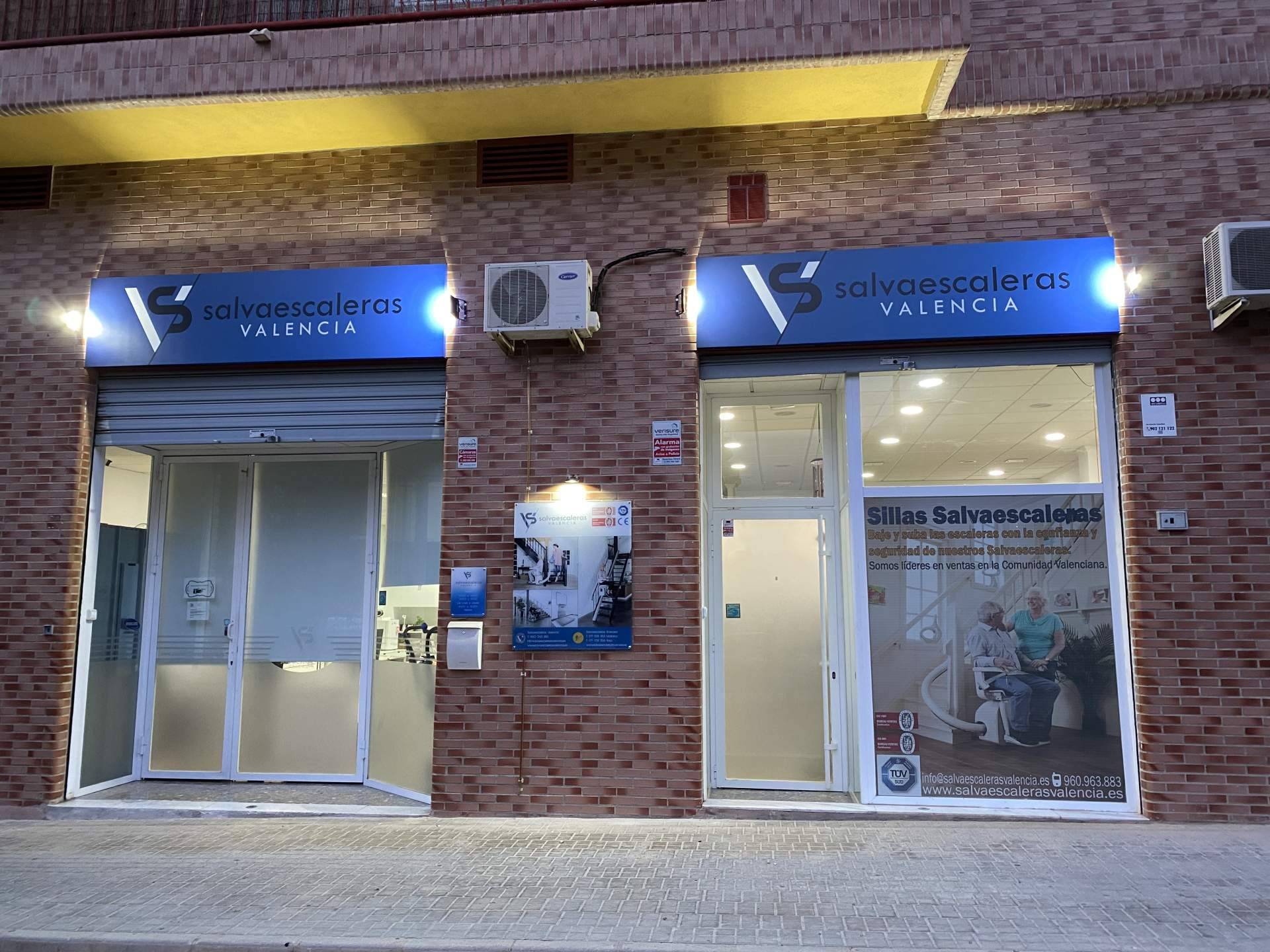 Salvaescaleras Valencia® es una empresa de referencia en venta e instalación de sillas salvaescaleras, plataformas salvaescaleras y elevadores