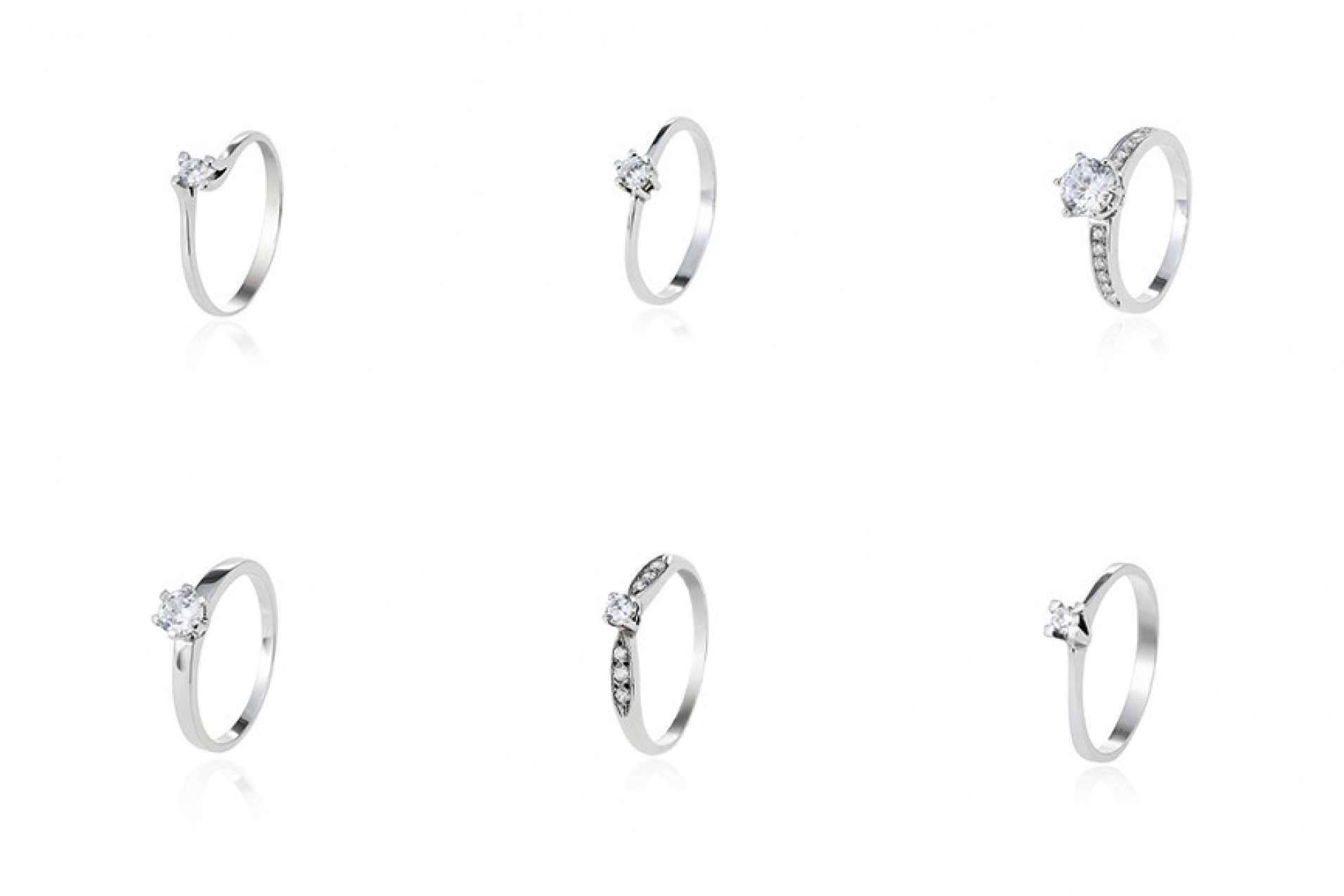 Los anillos de pedida elegantes de Luz de Alba Joyas