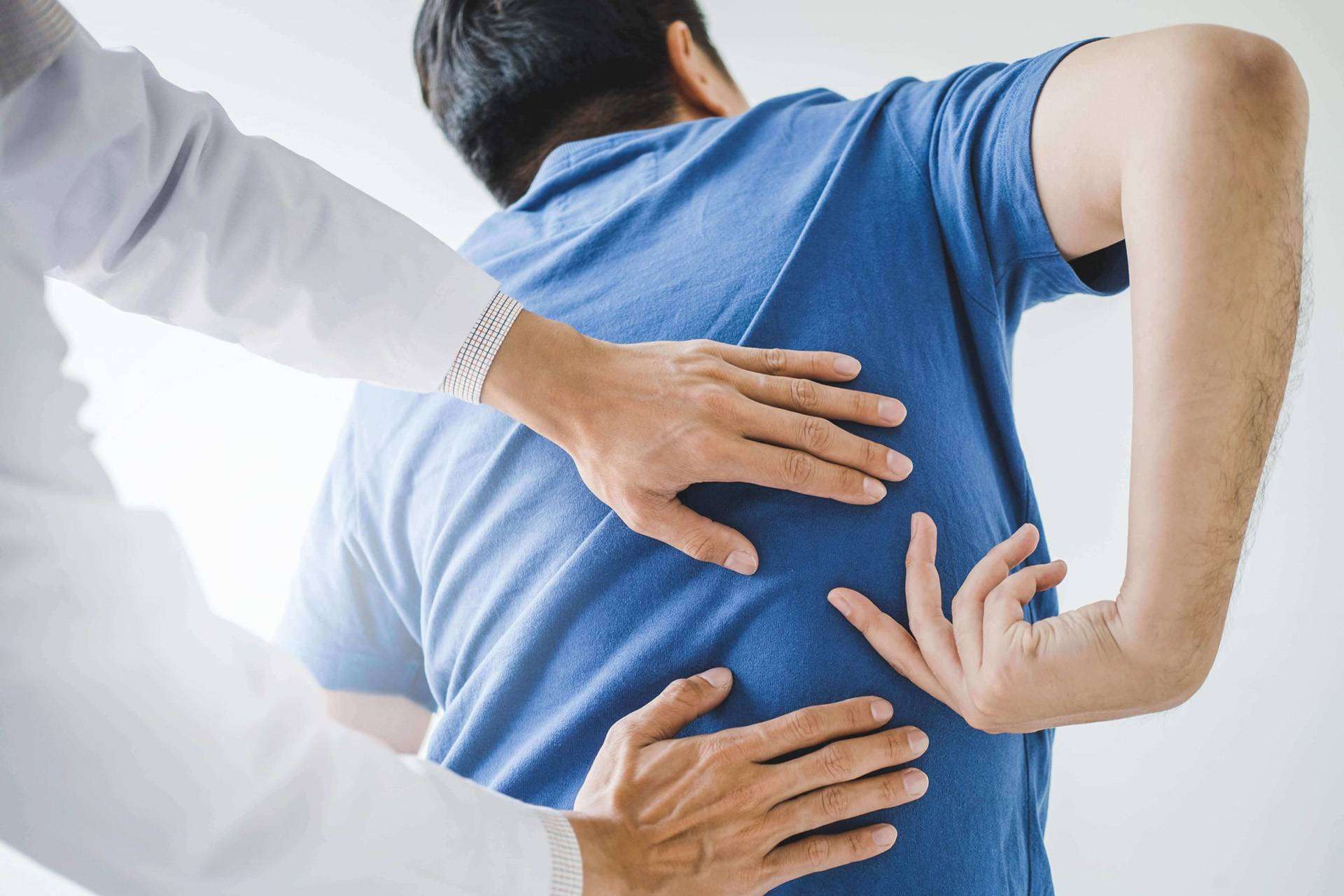 La importancia de tratar las dolencias físicas desde la raíz, por FisioClinics Madrid