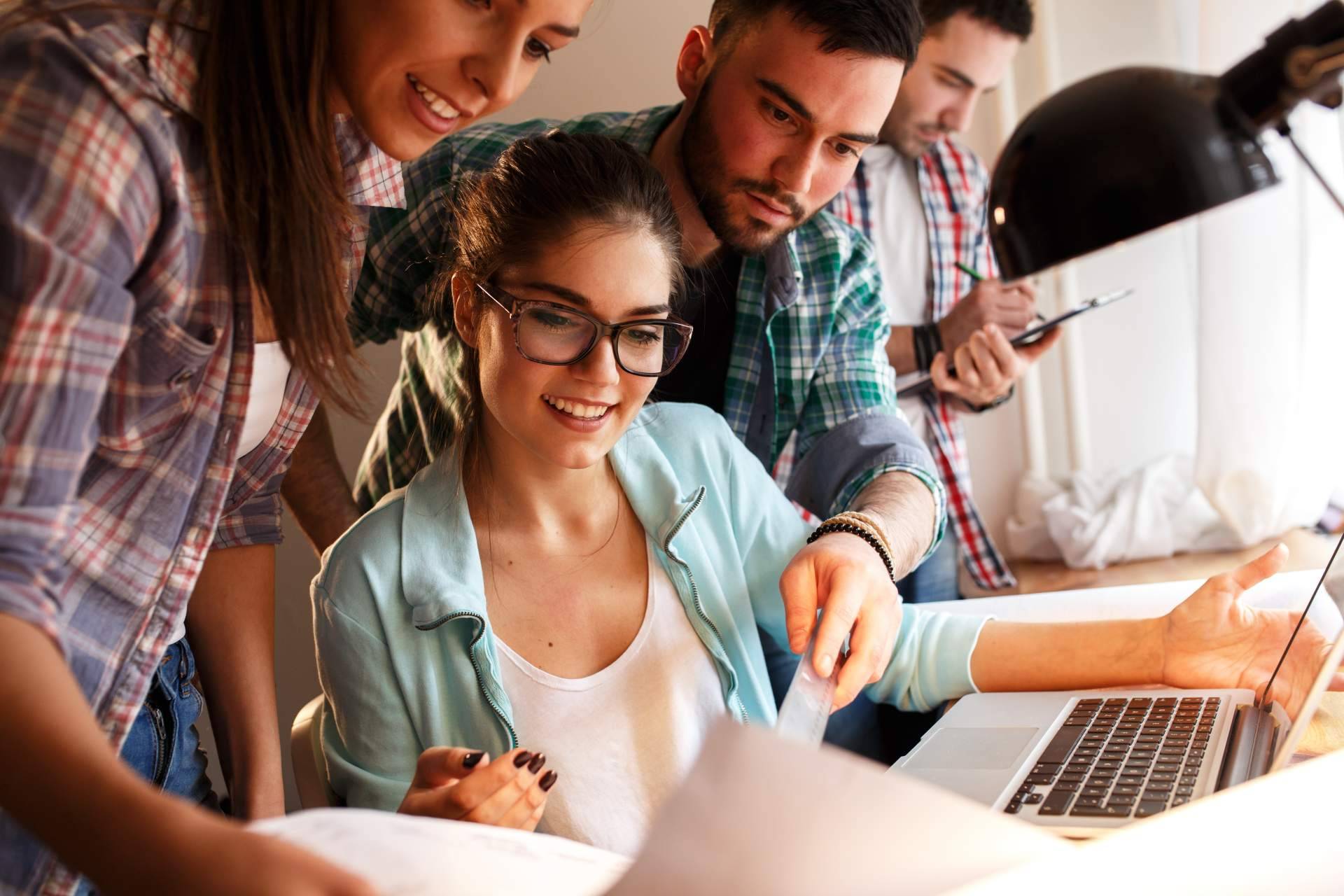 Los descuentos en tutorías de la academia de TFG, Ayuda Universitaria