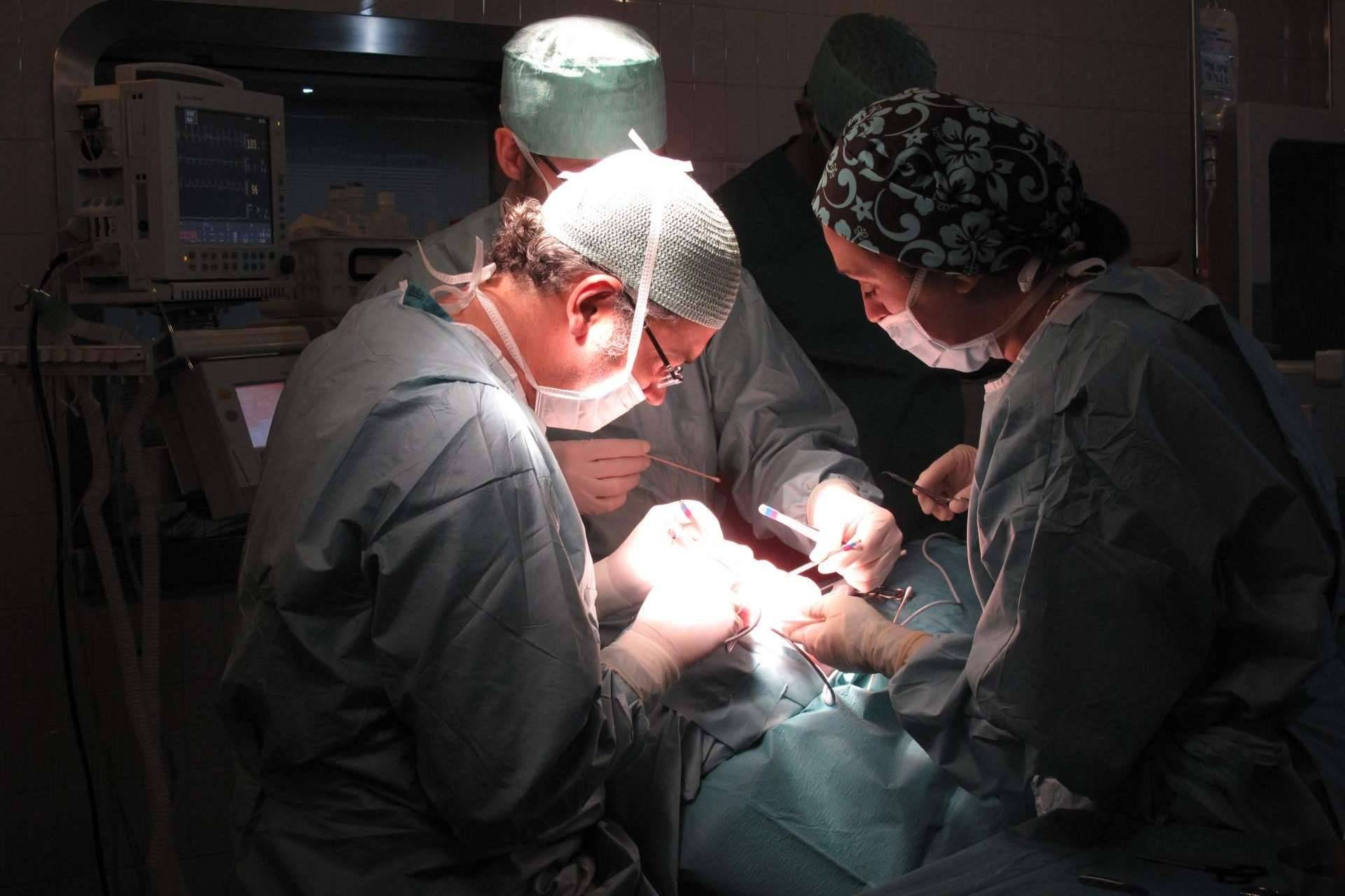 Todo lo que se debe saber sobre el aumento de pecho con grasa propia, por el Dr. Jorge Planas