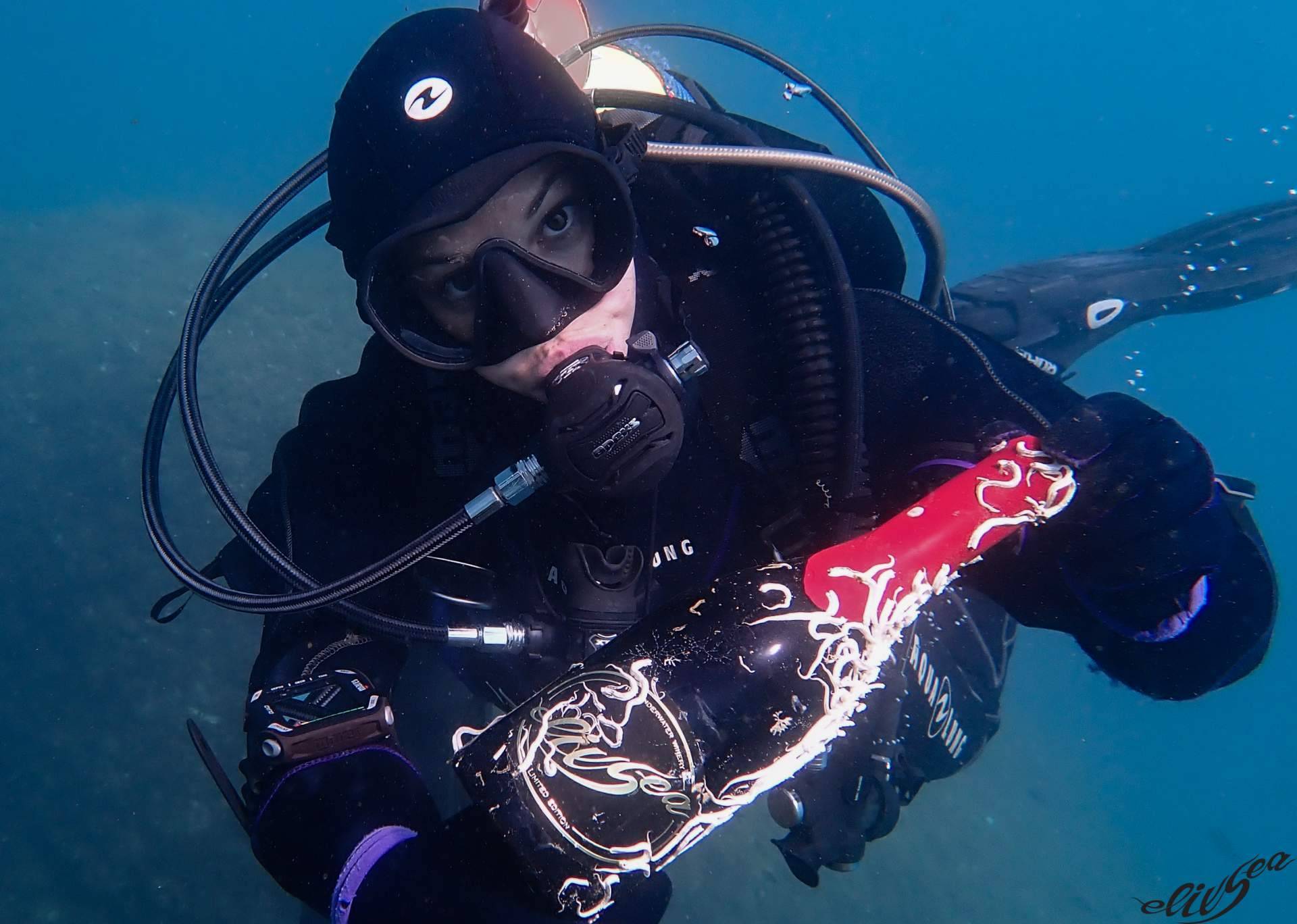 El encanto especial y único del vino submarino; el innovador proyecto de ElixSea