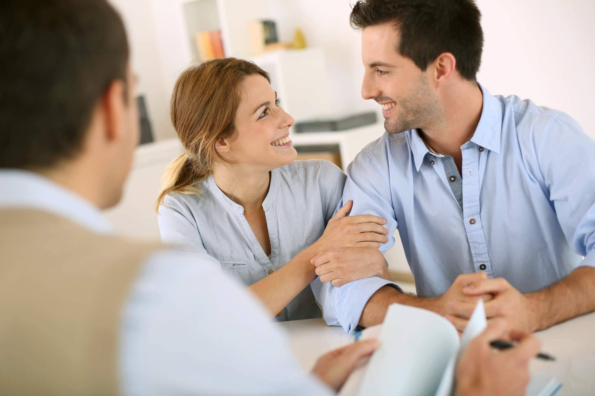Helloteca señala las claves para negociar la hipoteca con el banco