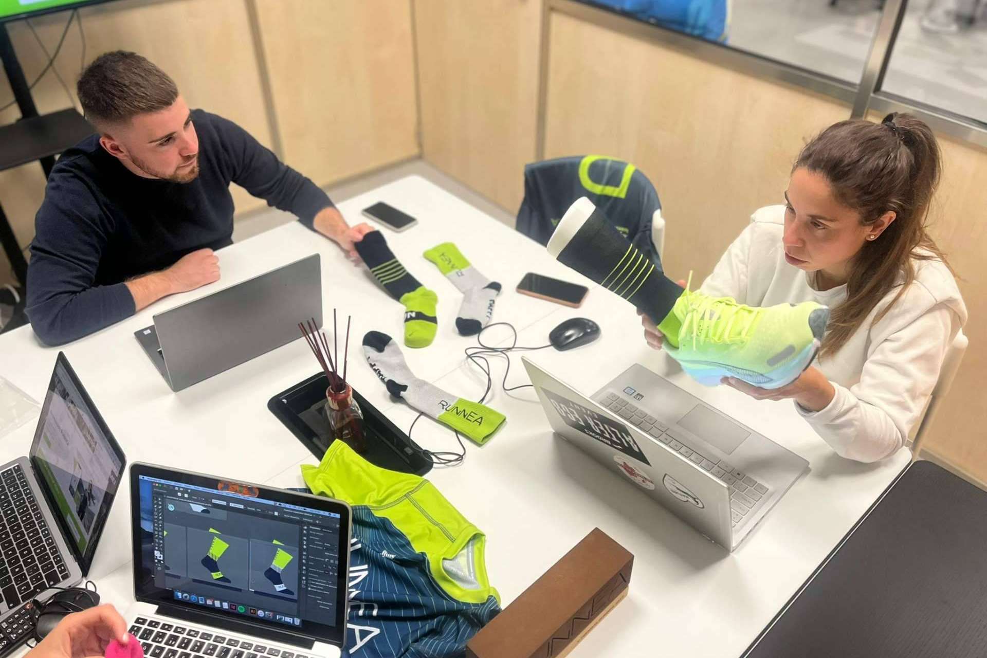 HappyTraining y Runnea realizan un acuerdo para crear los calcetines perfectos para runners