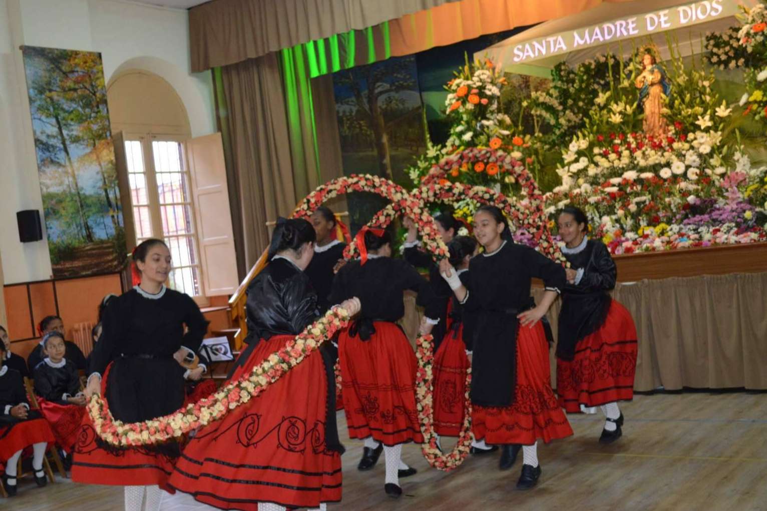 El Colegio La Inmaculada Concepción celebró por todo lo alto la Fiesta de la Virgen