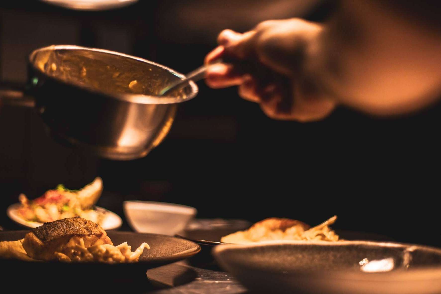 La carta y menú degustación y la posibilidad de regalar una experiencia gastronómica en el restaurante Hikei