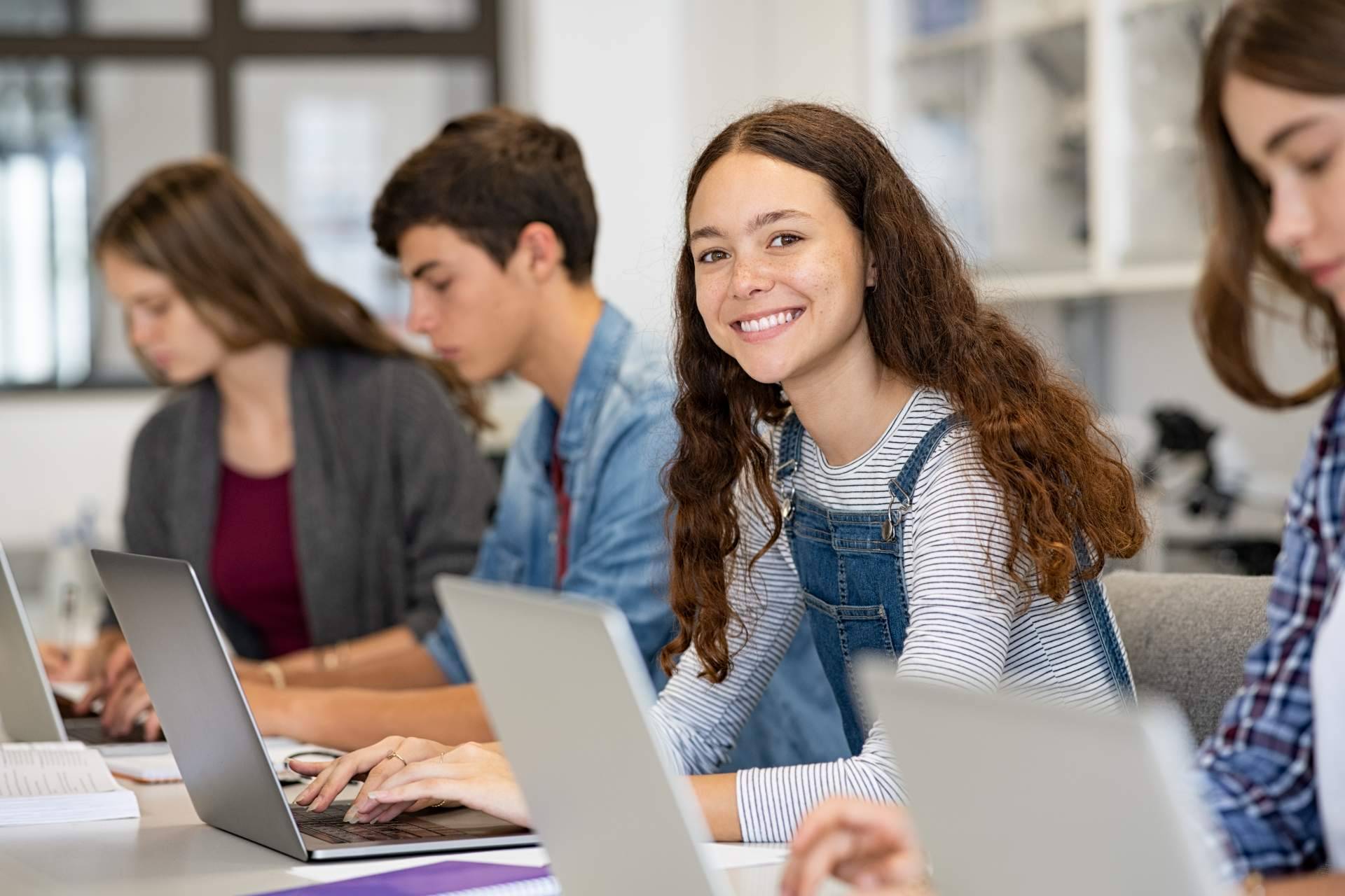 Llevar a cabo una tesis cuantitativa y cualitativa con Ayuda Universitaria