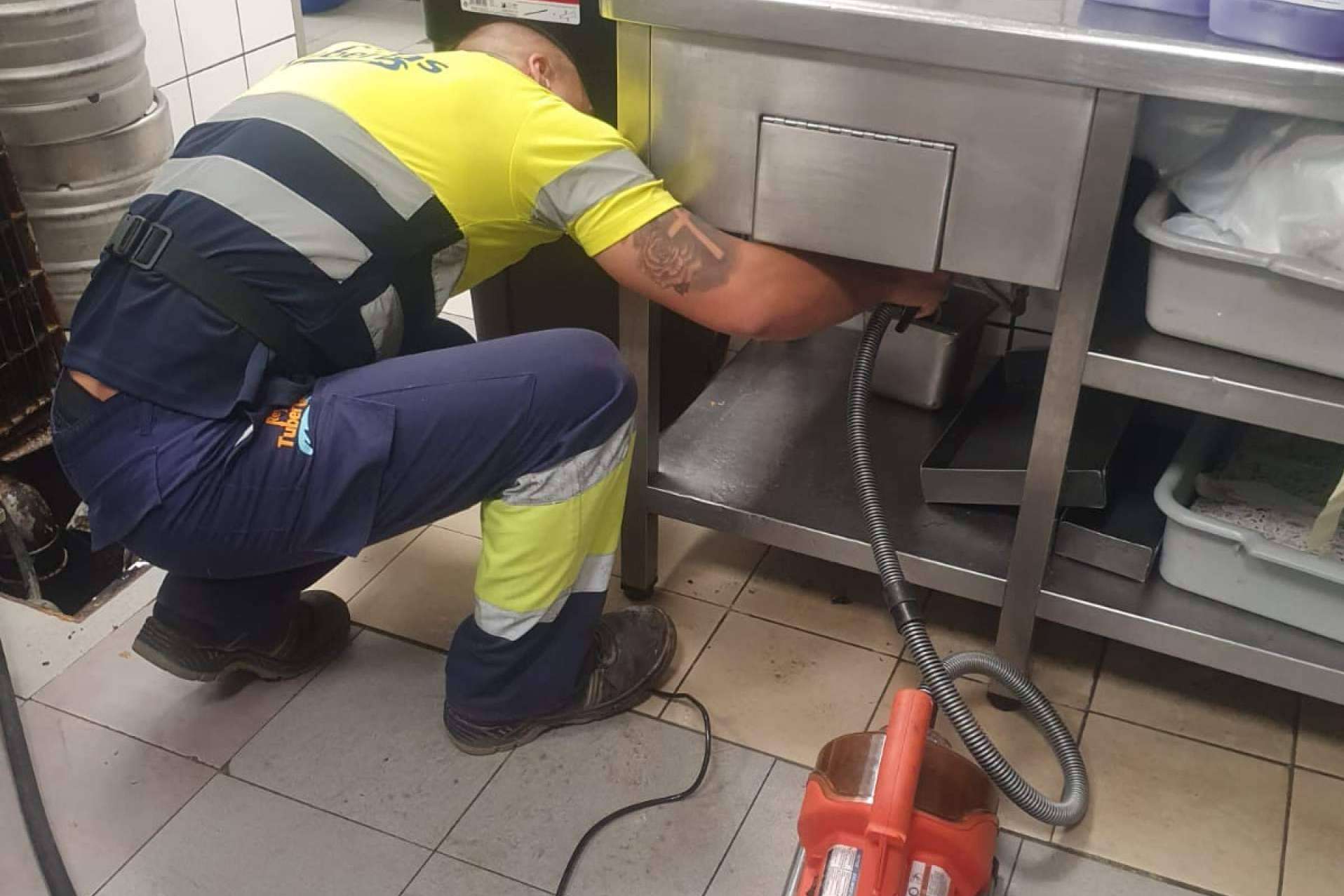 Los especialistas en desatoro de fregadero, arqueta, WC e inspección con cámara de Rey Tuberías