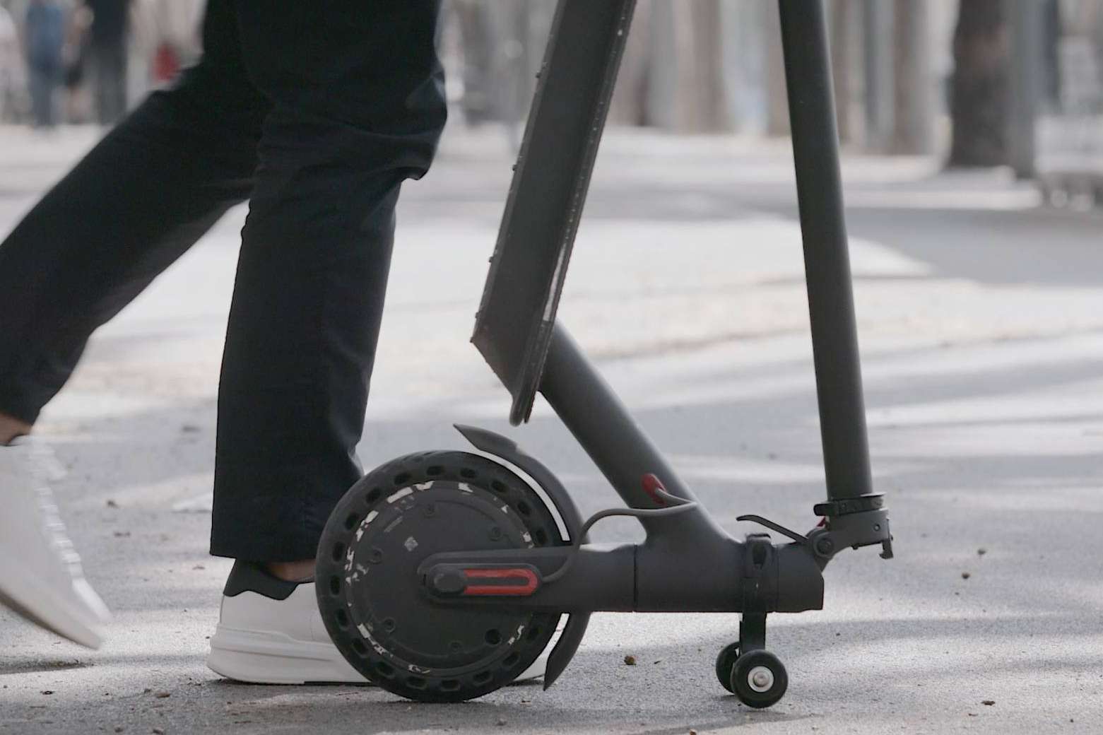 Facilitar el desplazamiento con el soporte para patinete eléctrico de Techmotion Electronics
