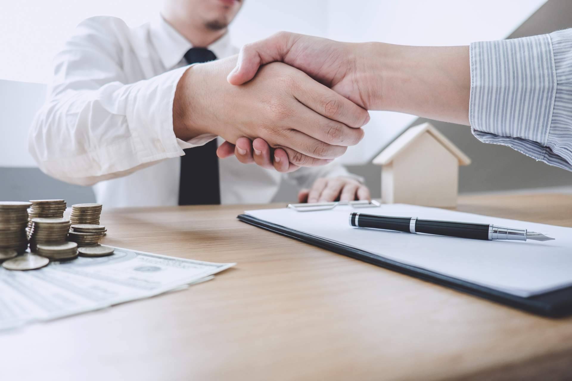 Realizar la compraventa de inmuebles de la mano de Bueno Salinero Abogados