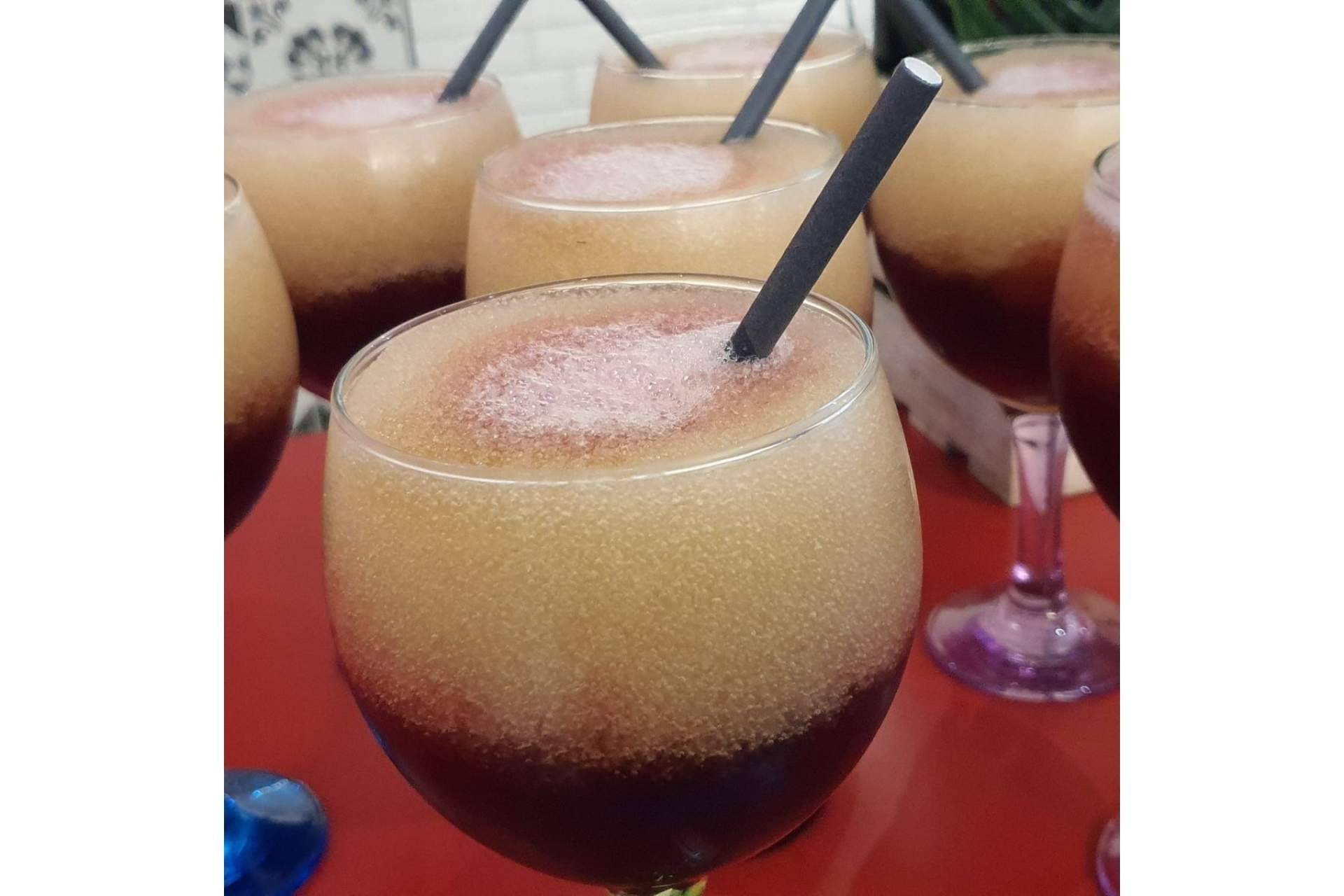 Sangría de cava elaborada de manera artesanal en La Taberna Casera