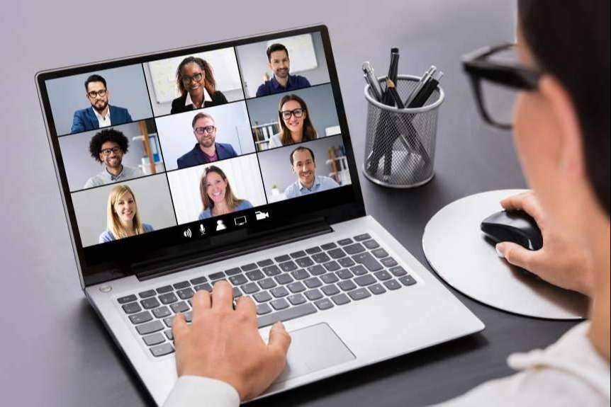 IOE Business School  y los cursos por videoconferencias en directo