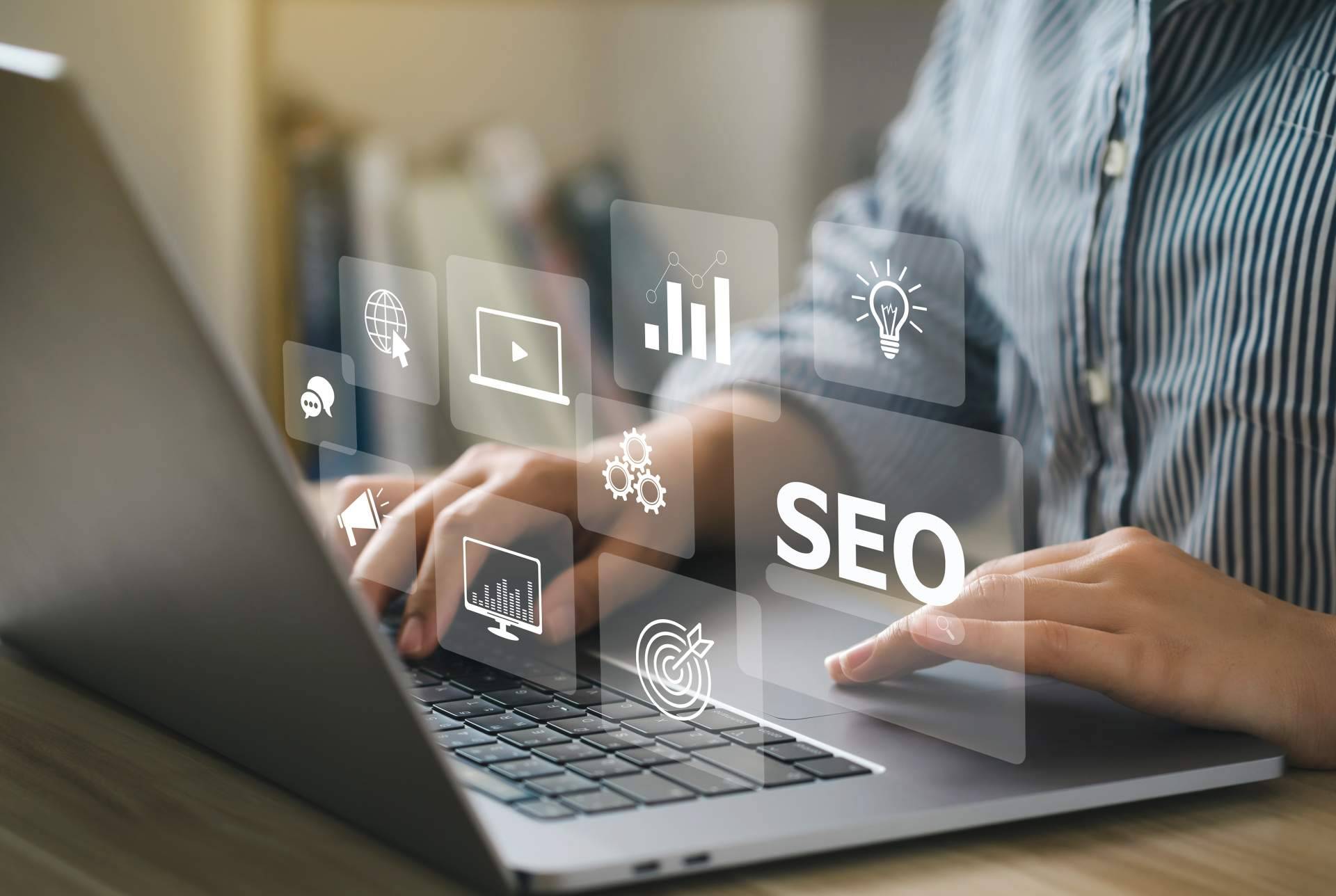 Mejorar el posicionamiento web SEO preparando a las empresas, con Agora