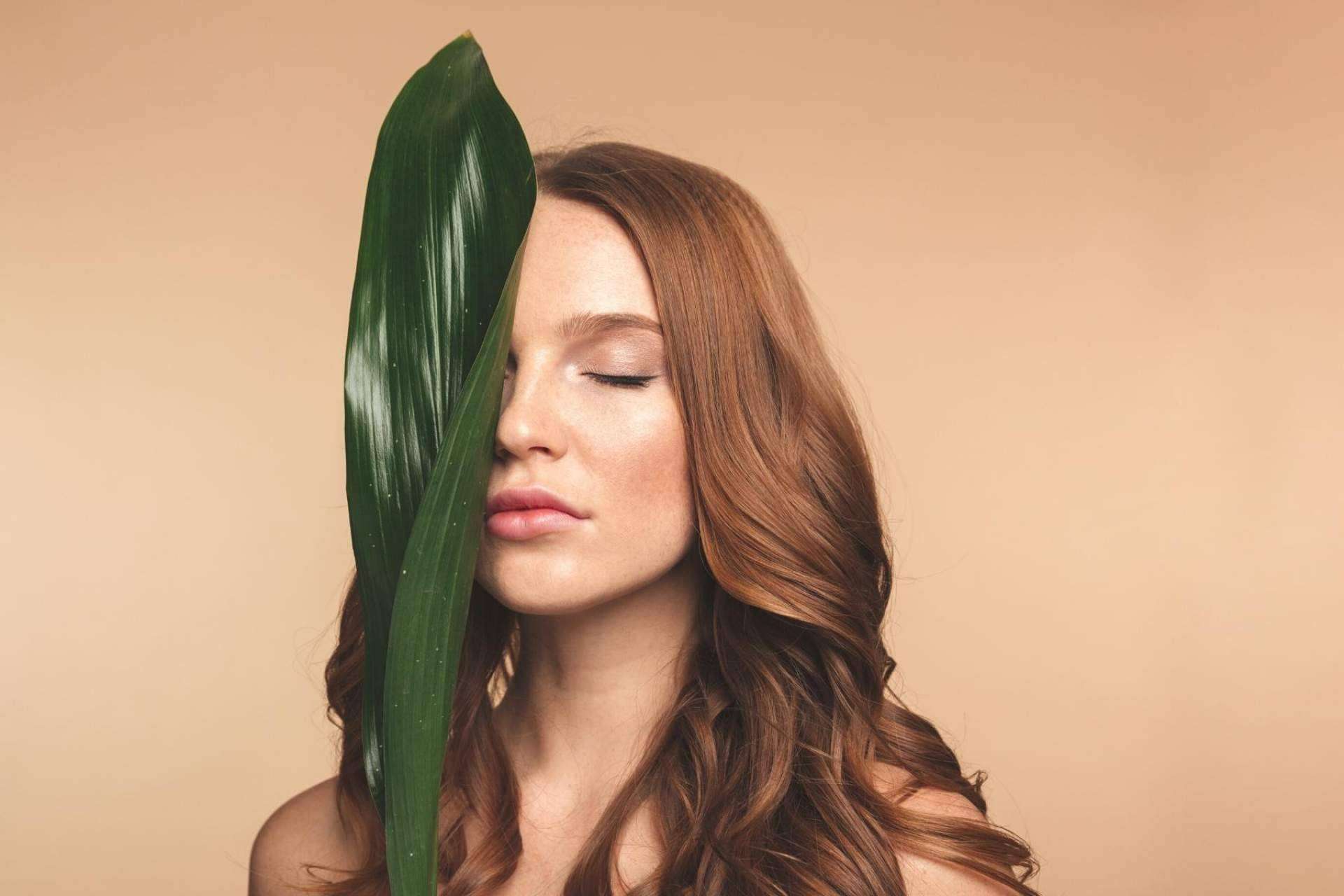 Lo último en cosmética eco, Veggie Botox y Clear Skin Azelaic, los nuevos lanzamientos de DHYVANA