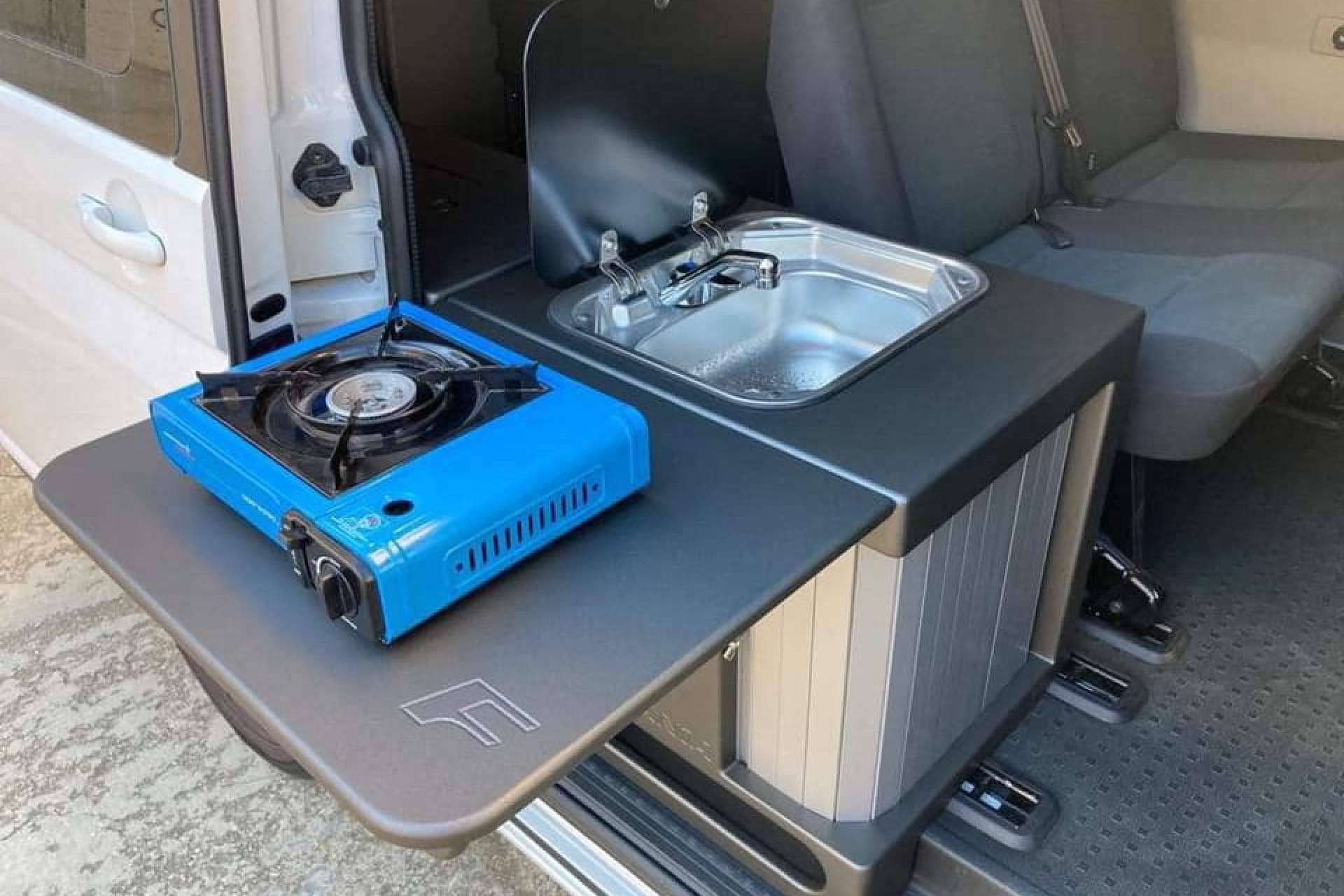 Muebles para furgonetas camper, de la mano de Furgomania