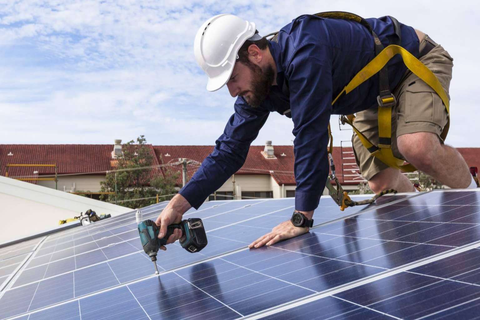 Smart Wallboxes instala paneles solares para recargar un vehículo eléctrico a coste 0