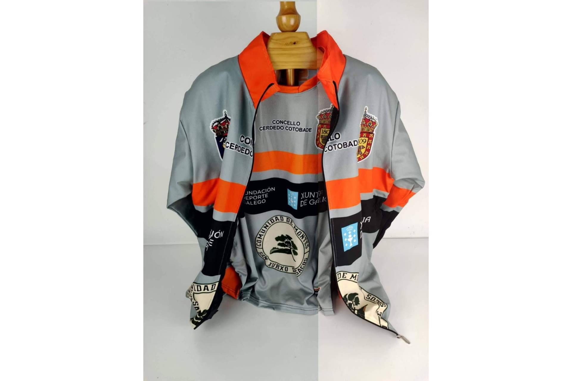 Crear una imagen exclusiva con equipación de enduro y motocross personalizada de la mano de ADHESIVOSEMBARRADOS