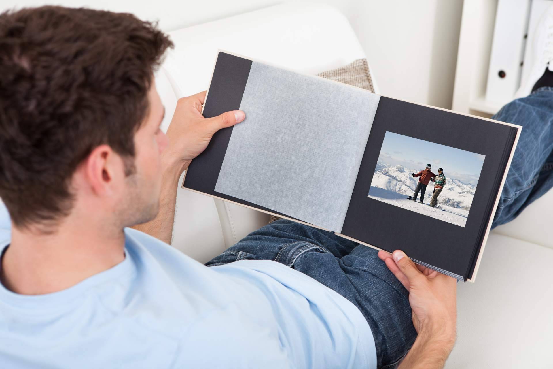 A la hora de guardar los mejores recuerdos, según Álbum de Fotos, los álbumes de viajes físicos siguen resistiéndose a la tecnología