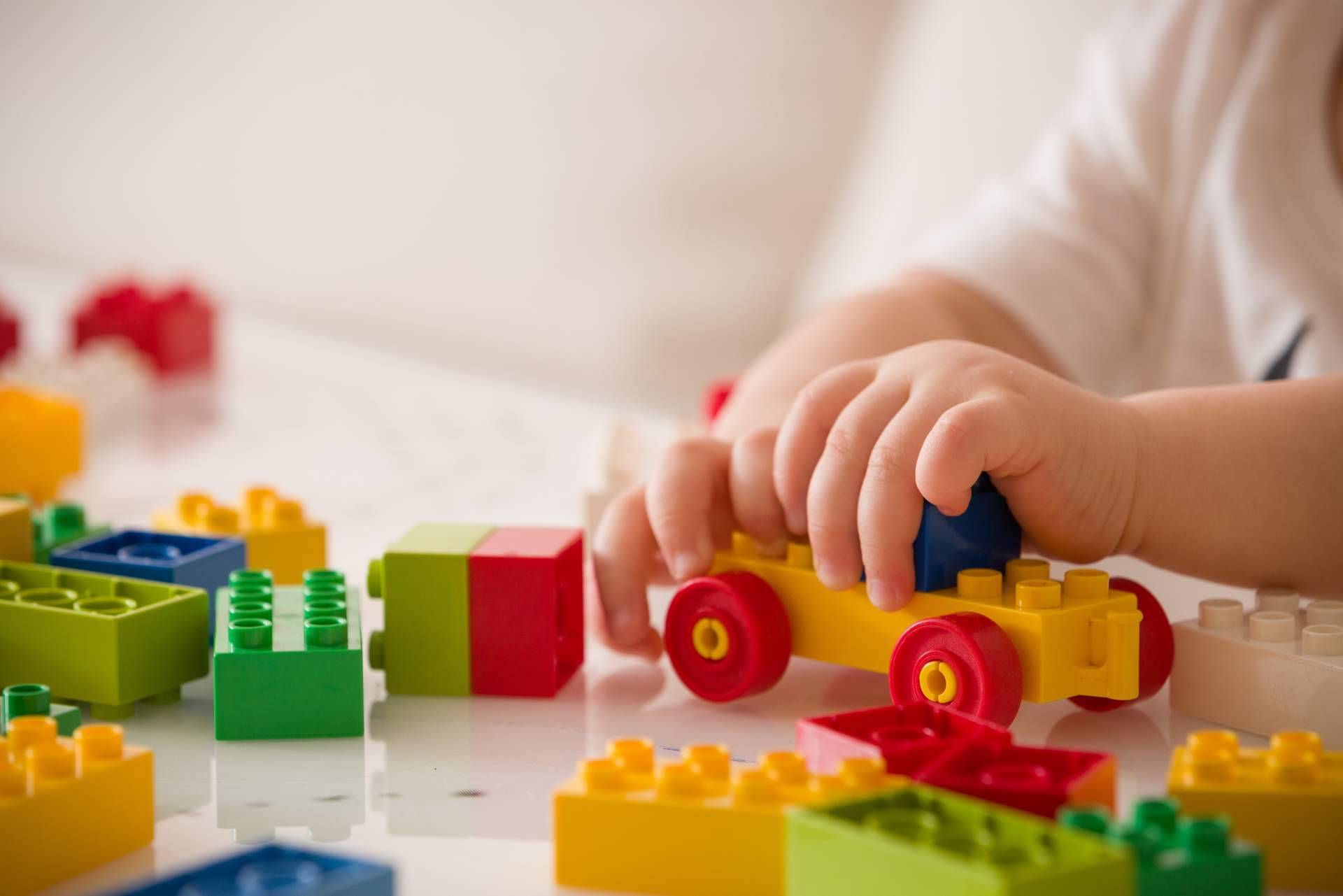 Aprender jugando con los juegos didácticos de MaterialEscolar.es