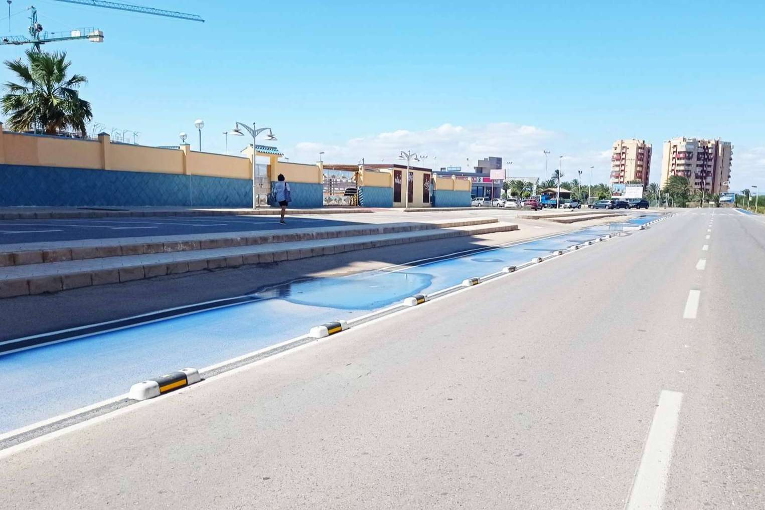 Suministro de carril bici fotoluminiscente para obra en Cartagena por Abadecom