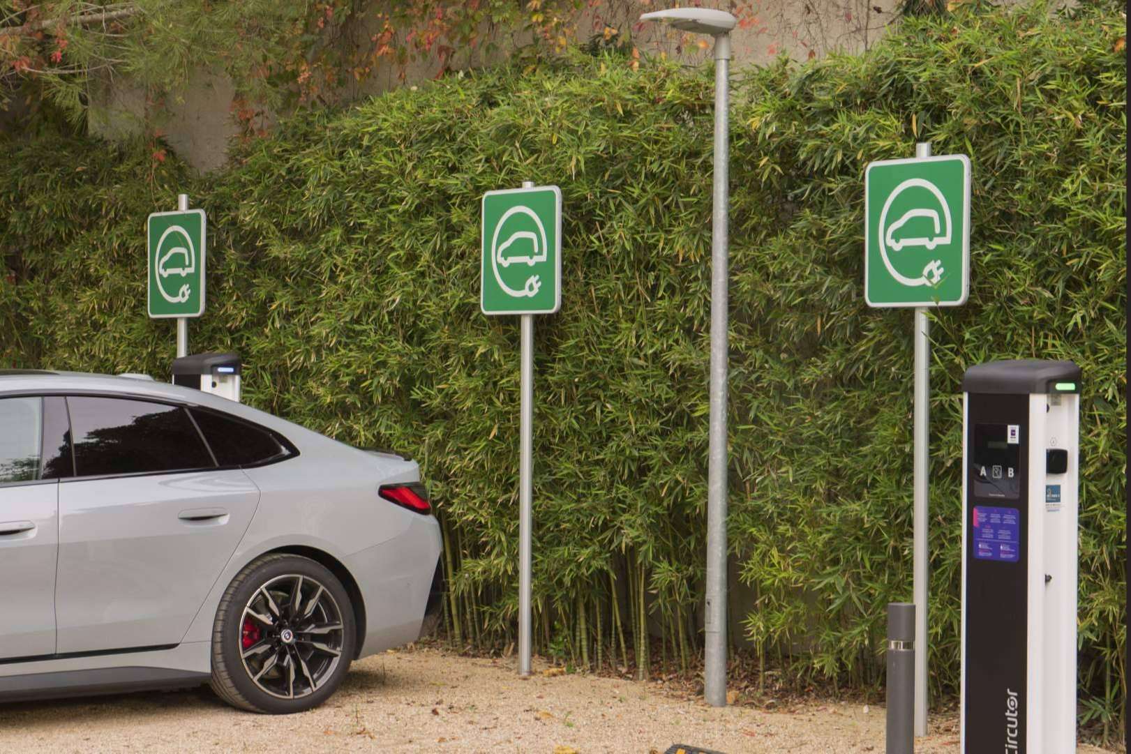 Hotel Balneari Prats ha instalado cargadores para coches eléctricos en sus instalaciones