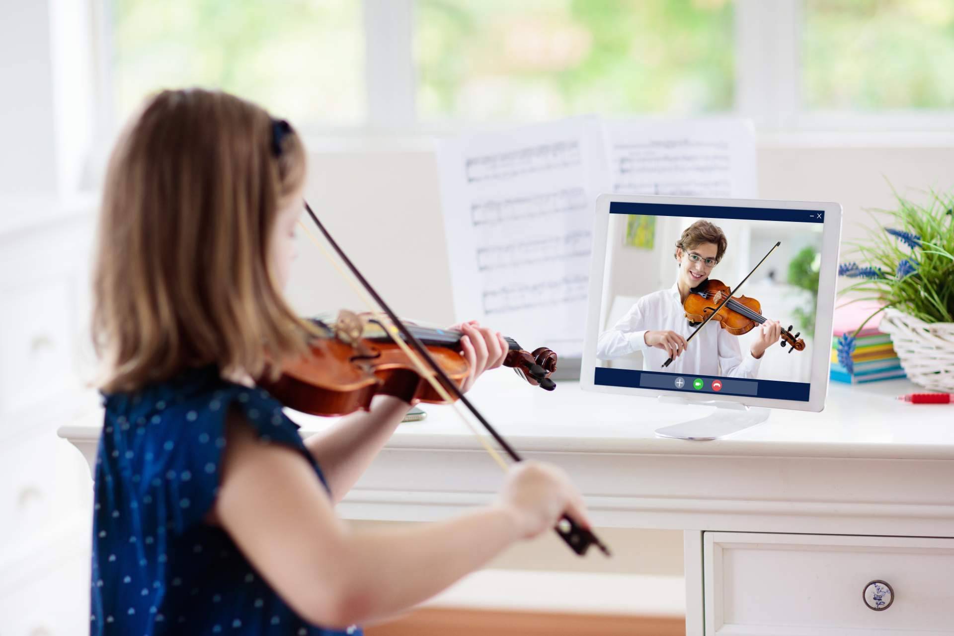 Clases de violín online adaptadas a los gustos y nivel del estudiante con Erizo