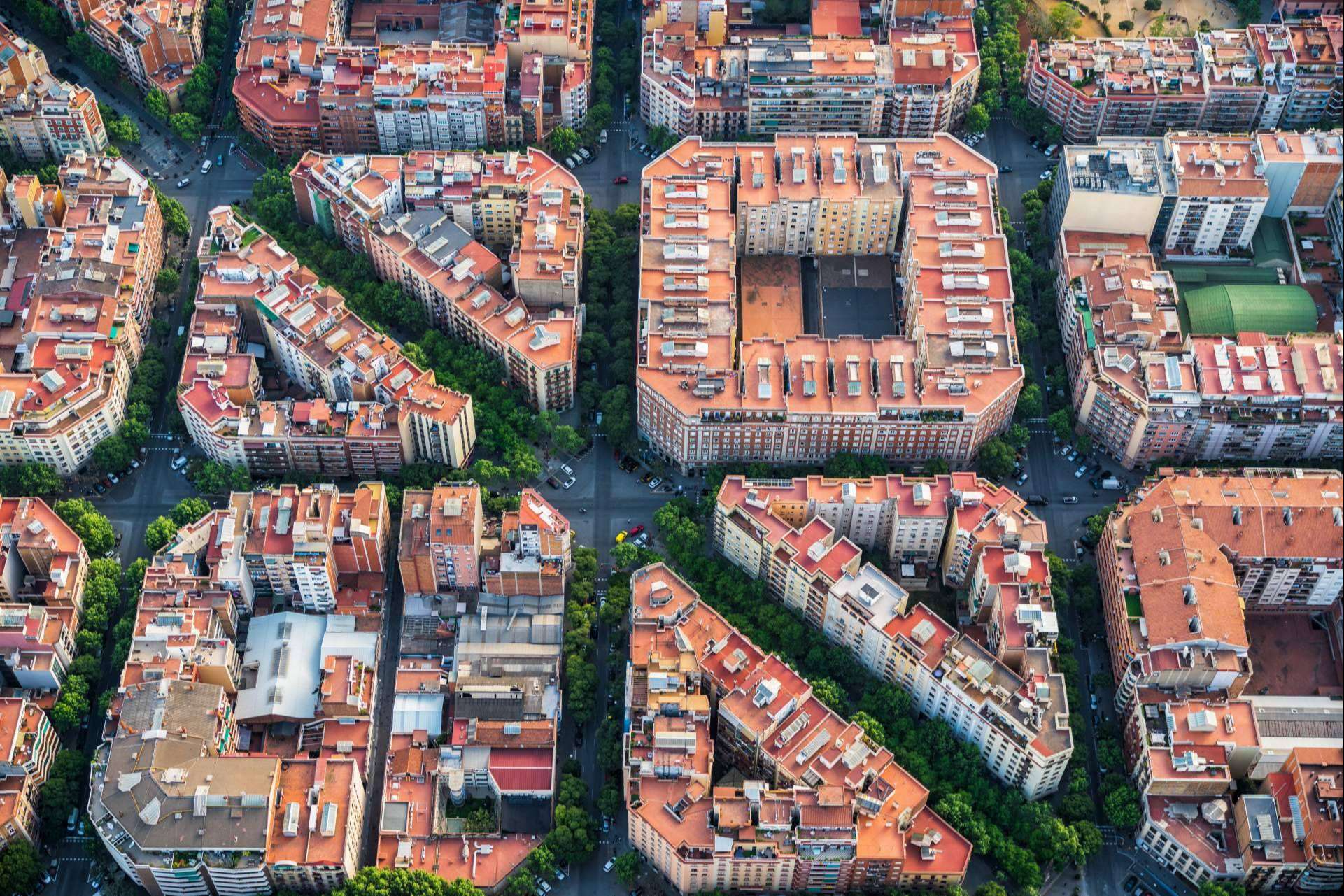Soof instala placas solares para vecinos, el futuro del autoconsumo