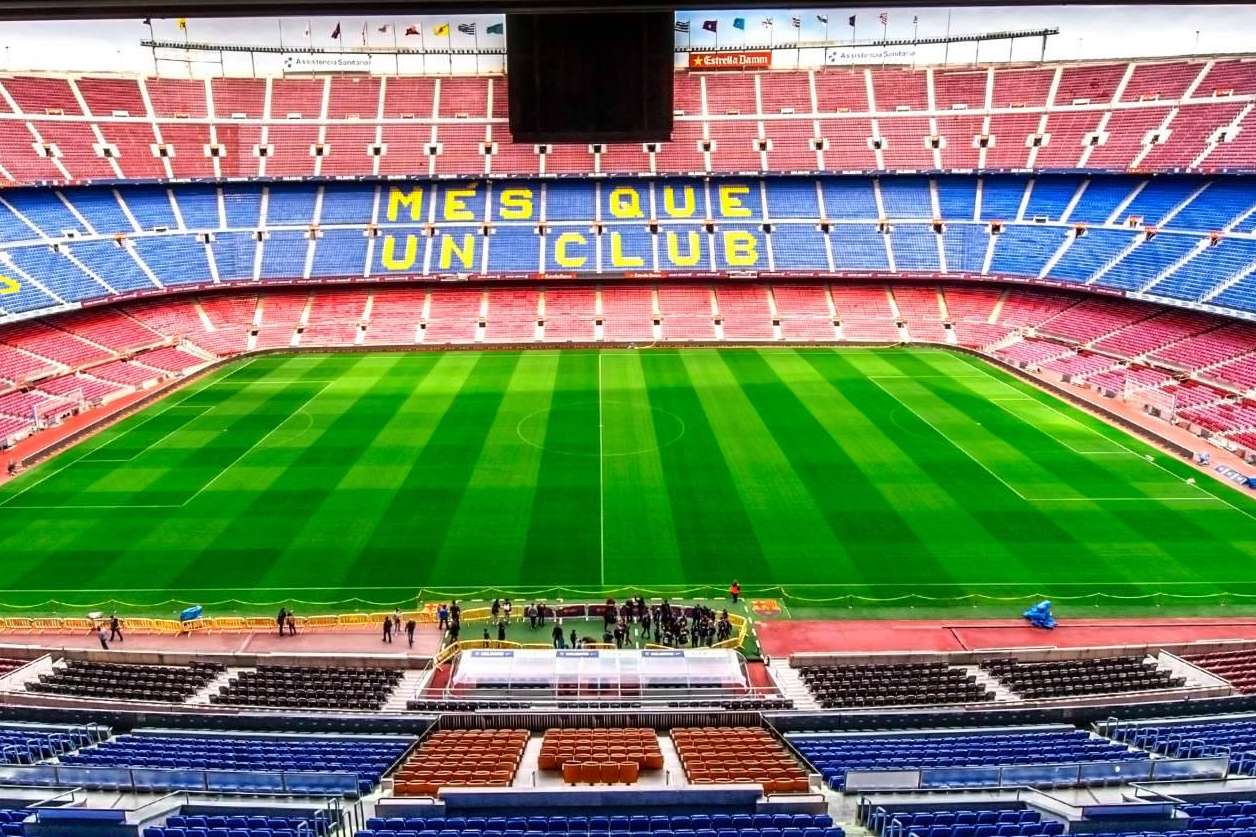 Football Host vende entradas para el próximo clásico Barcelona-Real Madrid