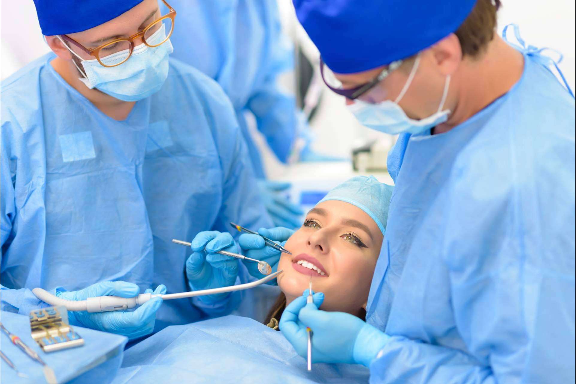 Los especialistas en cirugía maxilofacial moderna de Clínica Birbe