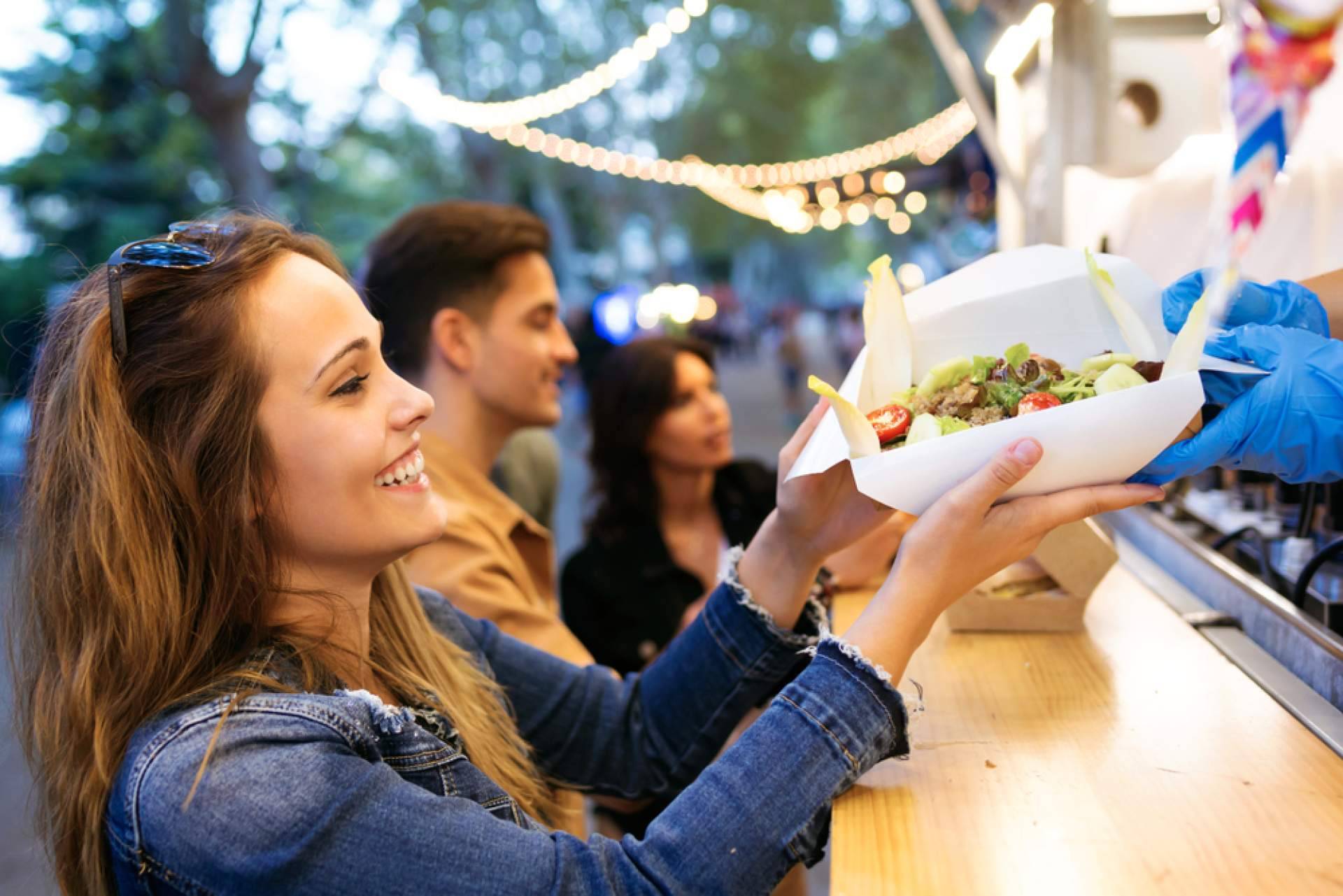 Digitalizar restaurantes con la firma TIM gracias a las subvenciones del Kit Digital
