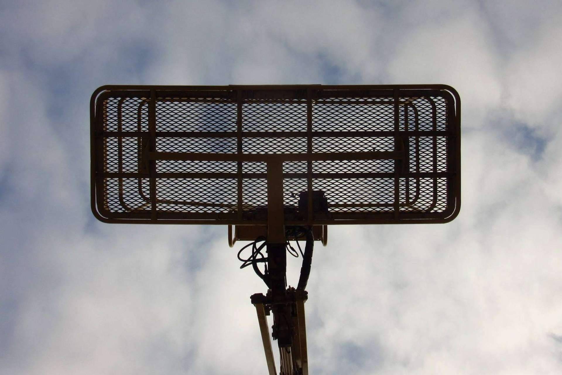 Los beneficios de alquilar plataformas elevadoras con Equipzilla