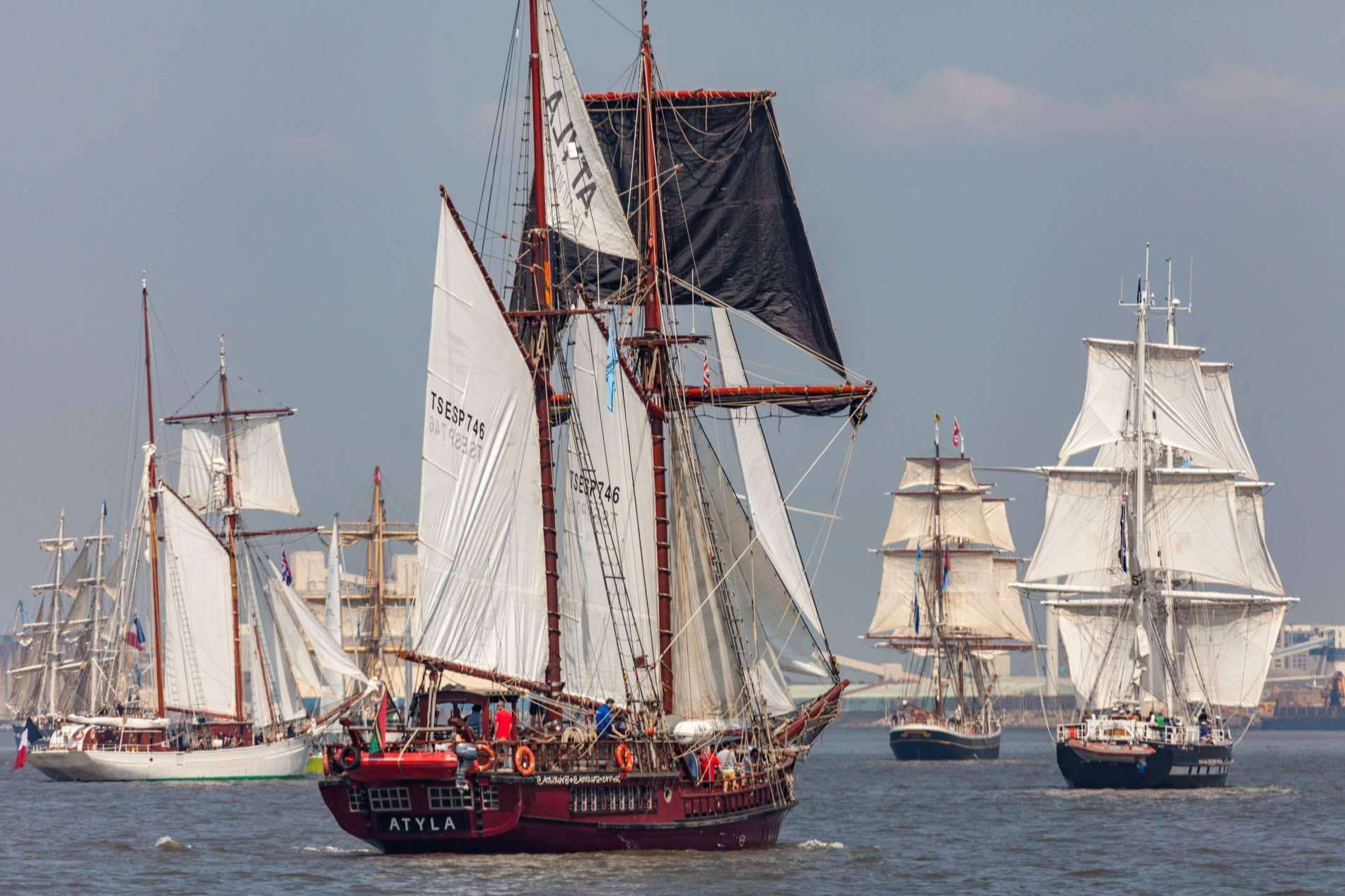Primeros barcos confirmados para la regata de grandes veleros 2023 en Cádiz y Coruña