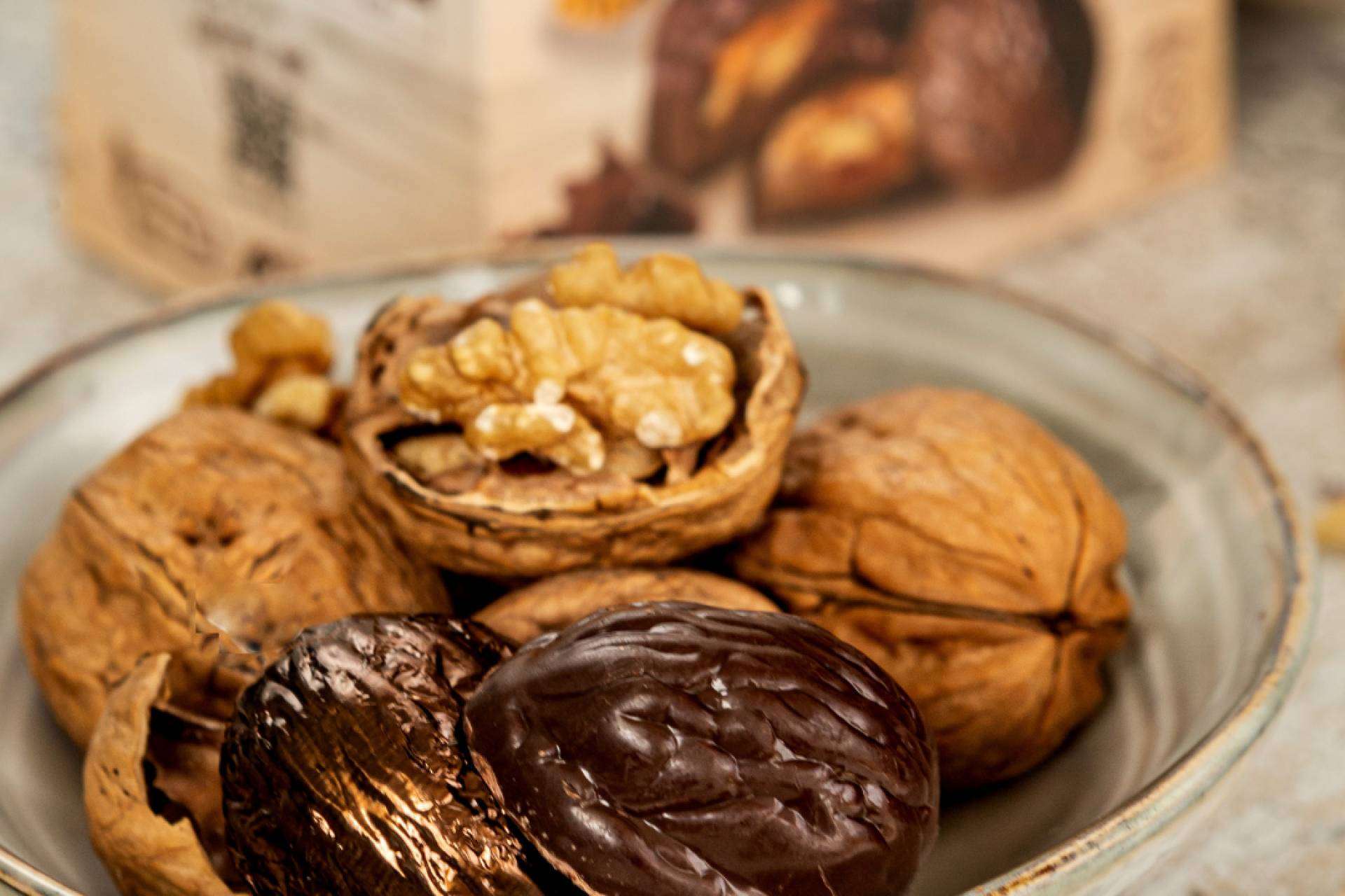 La nueva marca de bombones de chocolate con forma de nuez que causa furor en Europa, Nuche