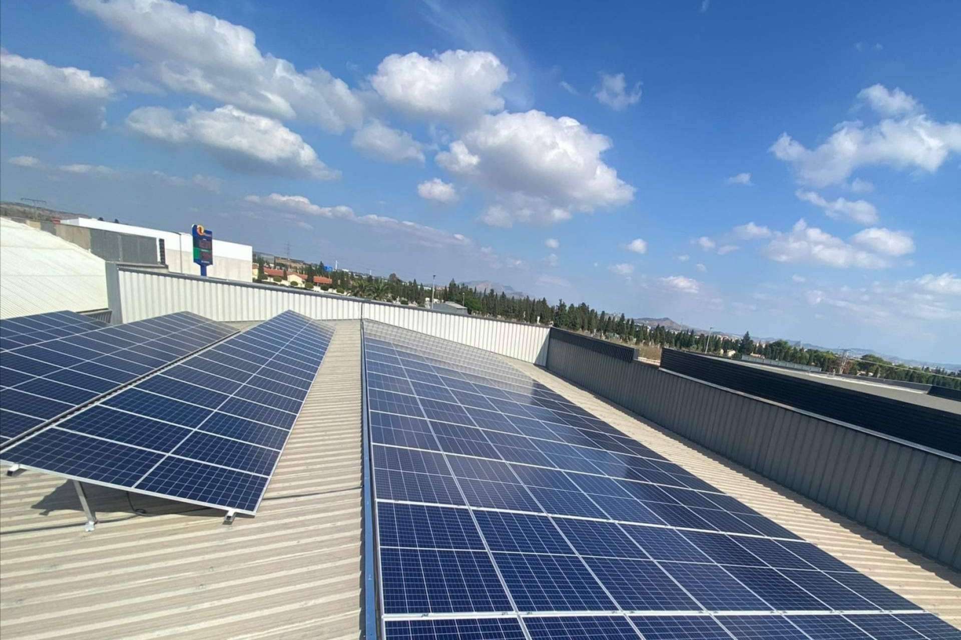 El autoconsumo empresarial, todos los detalles para ahorrar en costes de luz con Nextenergy