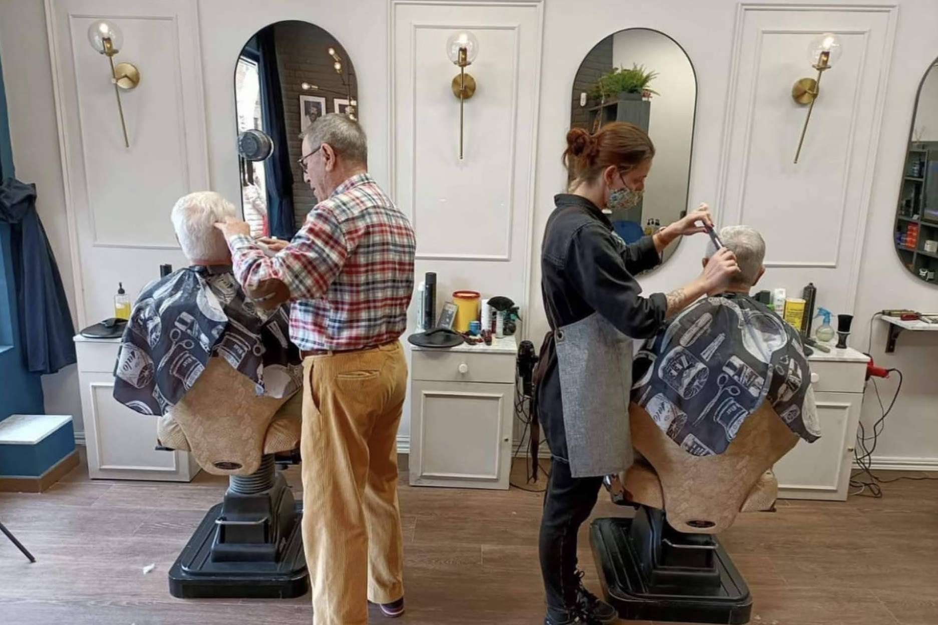 Un entorno complejo con una historia feliz, la Peluquería Cruz