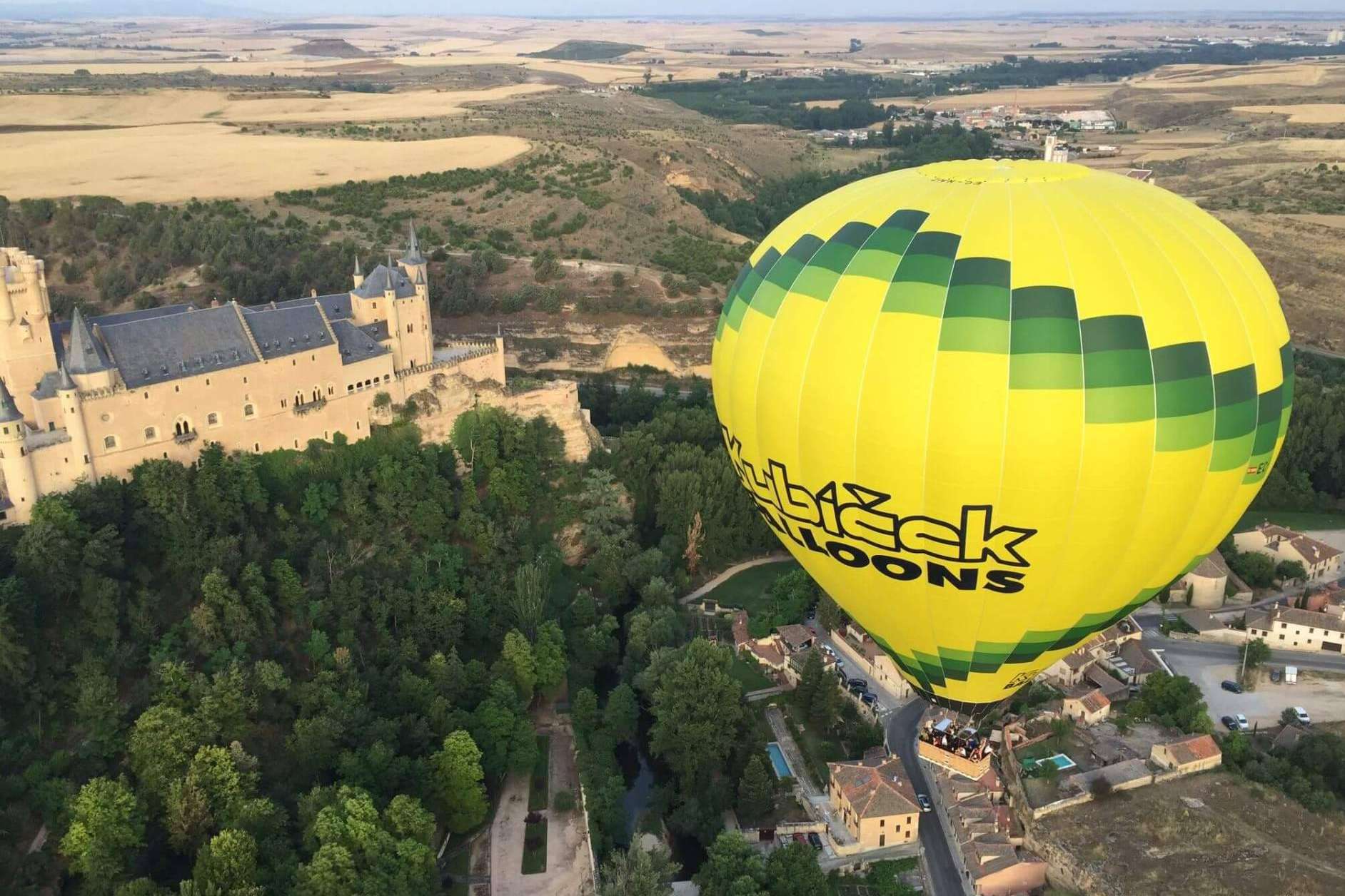 Algunos de los mejores viajes en globo del mundo y uno está aquí al lado