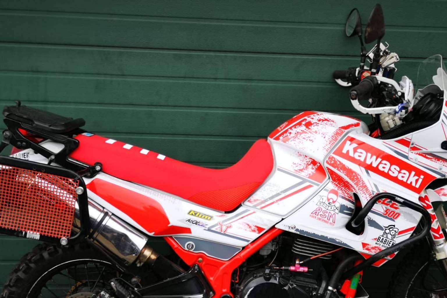 Tapizar asiento de la moto con estilo personalizado de la mano JM Fundas