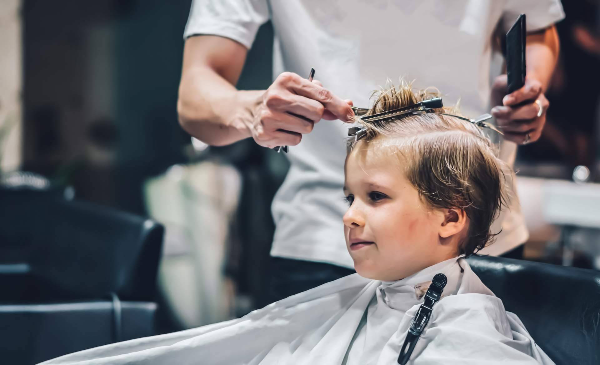 ¿Dónde encontrar un espacio ideal para que niñas y niños reciban un corte de pelo en A Coruña? La Pelu Kids
