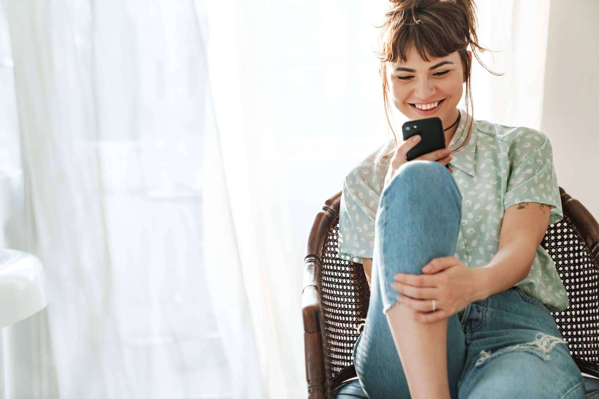 ¿Por qué hay que incorporar WhatsApp, Telegram, Messenger y Live Chat al Contact Center? ICR  Evolution lo explica en su white paper 'Desafíos y oportunidades de la mensajería instantánea'
