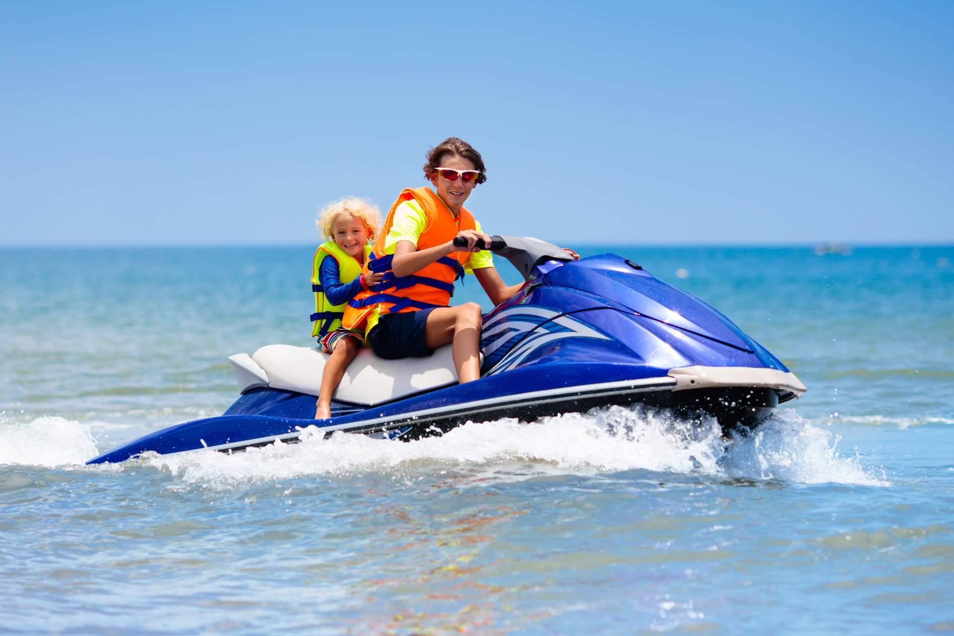 Los beneficios de contratar un seguro de moto de agua en elsegurodemibarco.com