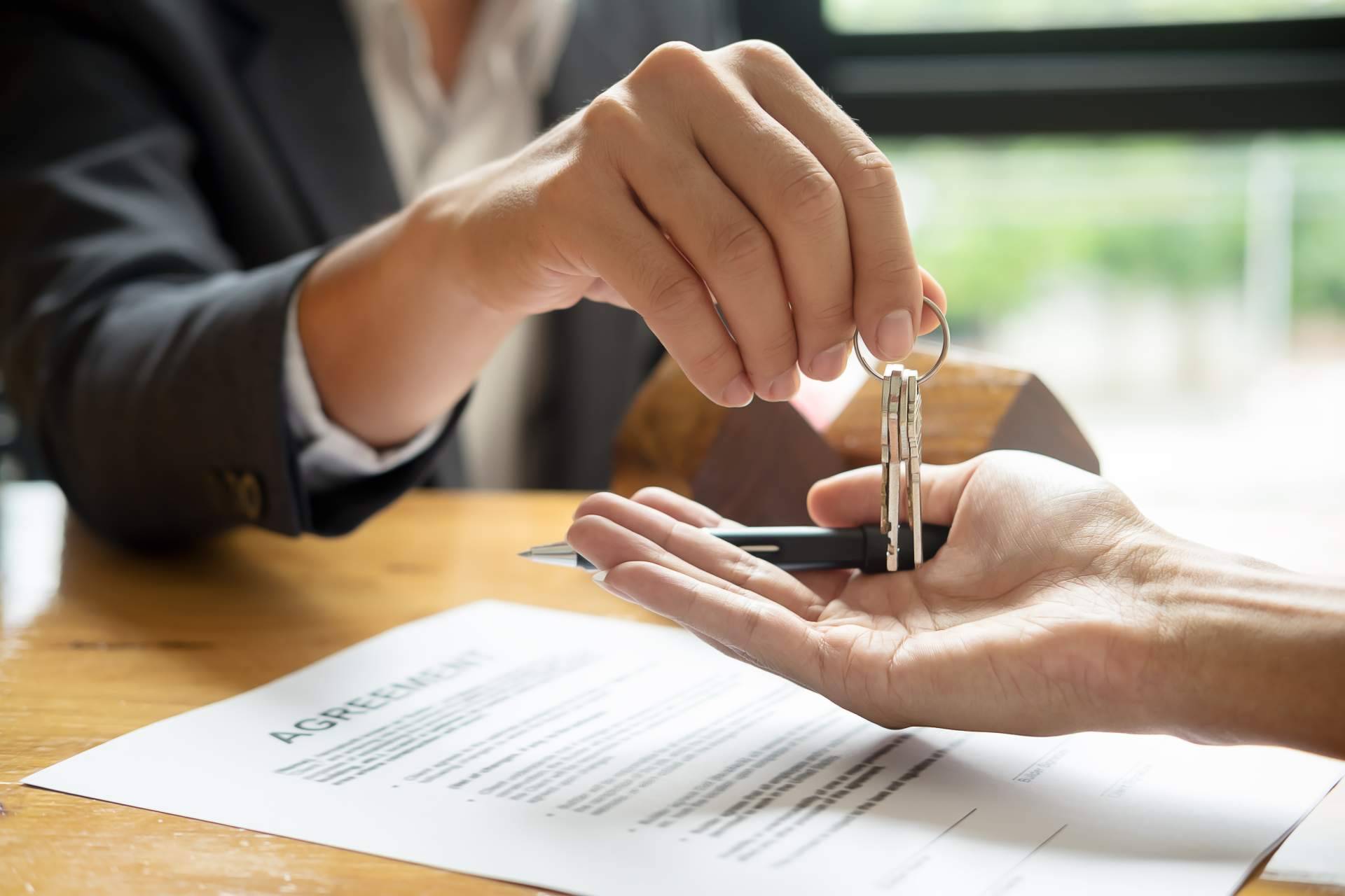 ¿Qué servicios ofrece la agencia inmobiliaria en Barcelona Cano & Pujol?