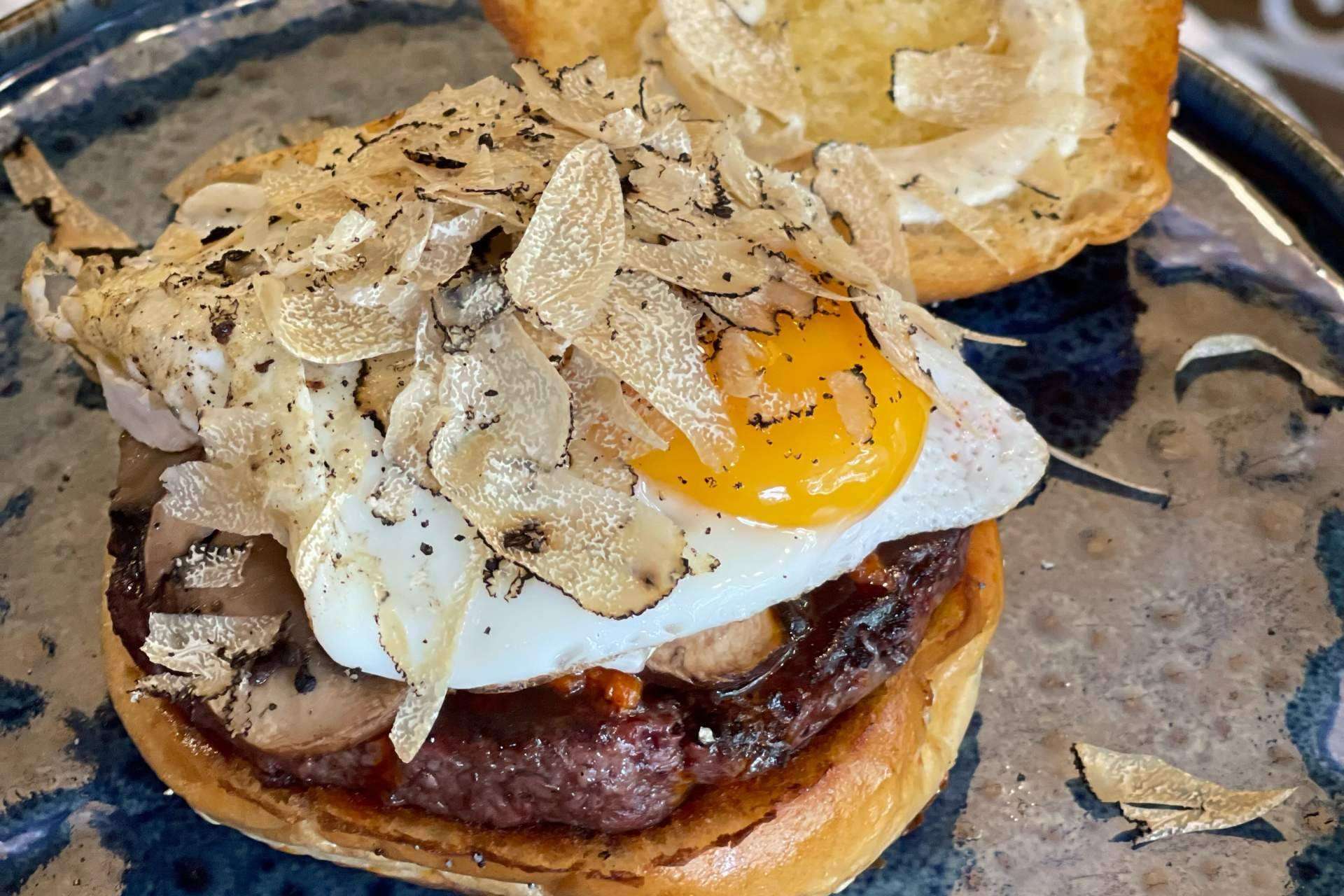 Burgers artesanales en Hatillo, una de las hamburgueserías más destacadas de Madrid