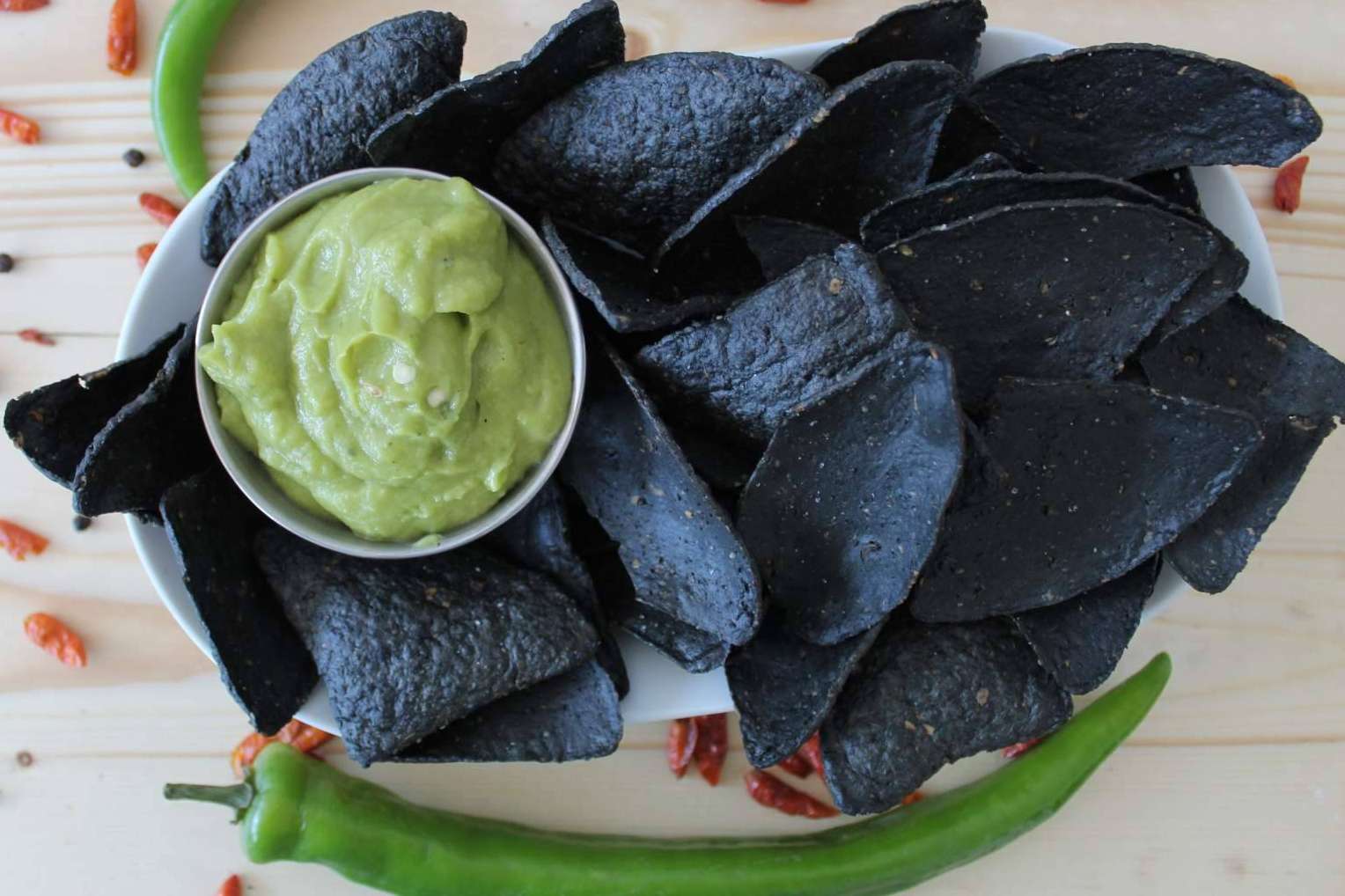 Dos productos irresistibles de Maíz Maya con origen en las culturas prehispánicas mexicanas, los totopos y tostadas