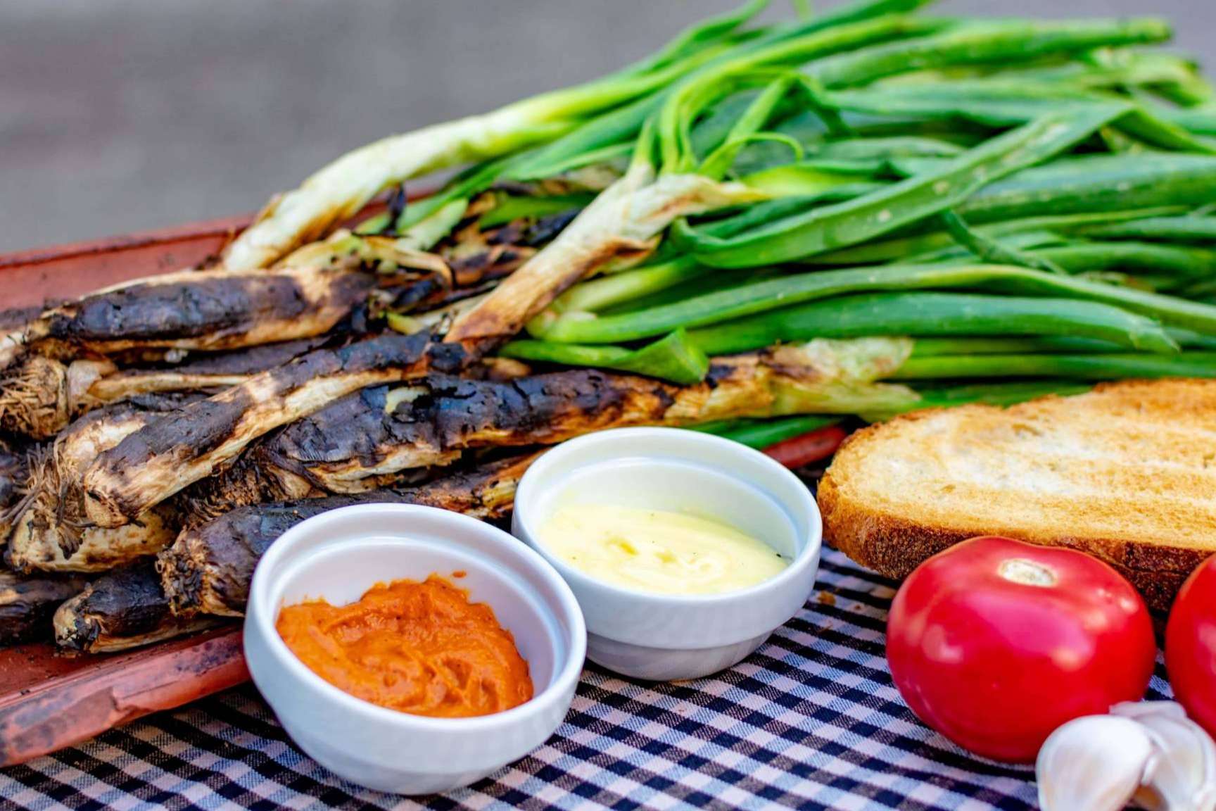 Los calçots de Pasa Tapas, una alternativa para los veganos y vegetarianos