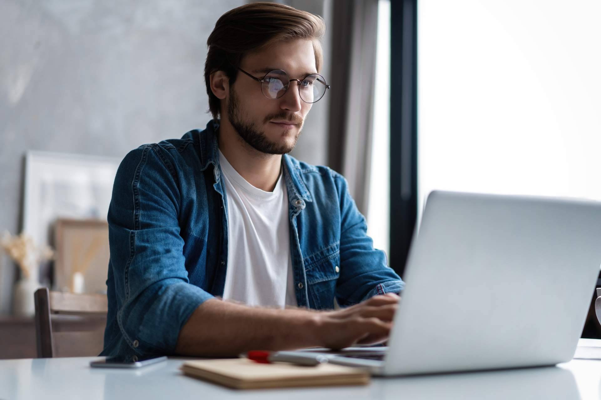 Preparar las oposiciones de la mano de Competition Academy y sus clases online