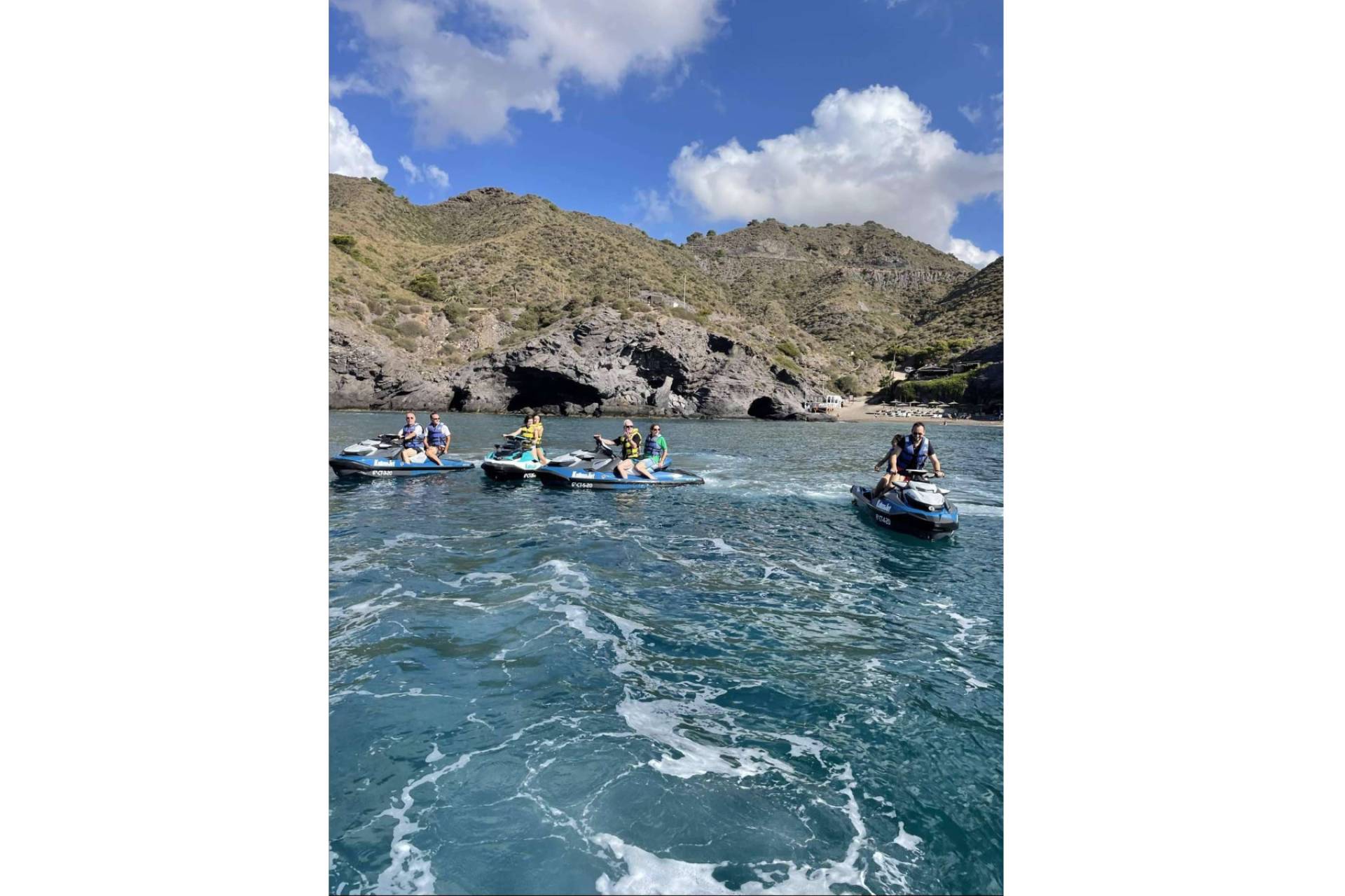 Los tours y experiencias con el alquiler de motos de agua en Murcia de la mano de Kalima Charter